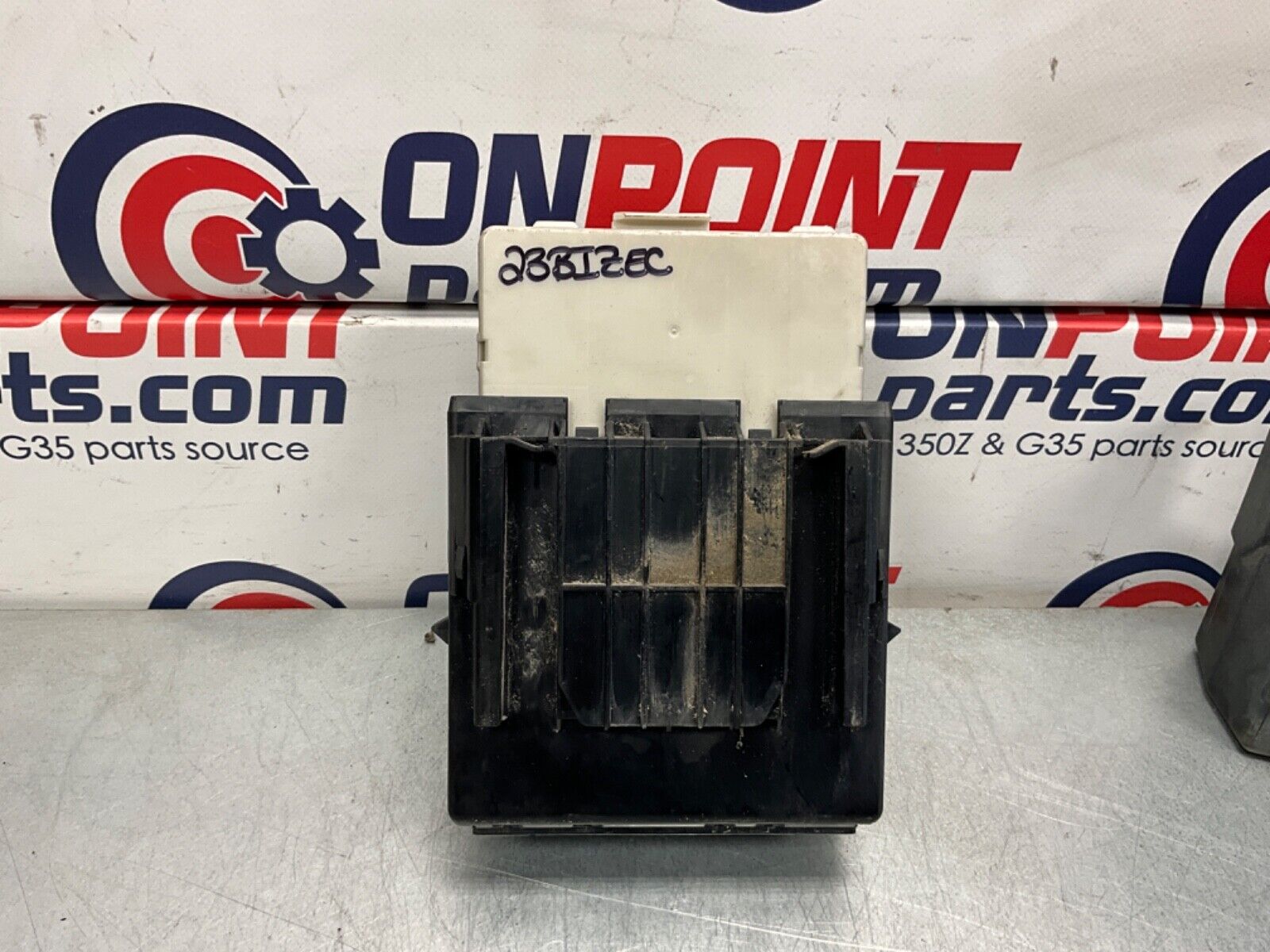 2007 Nissan Z33 350Z VQ35HR IPDM Engine Bay Fuse Relay Box 284B7 OEM 23BIZEC - On Point Parts Inc