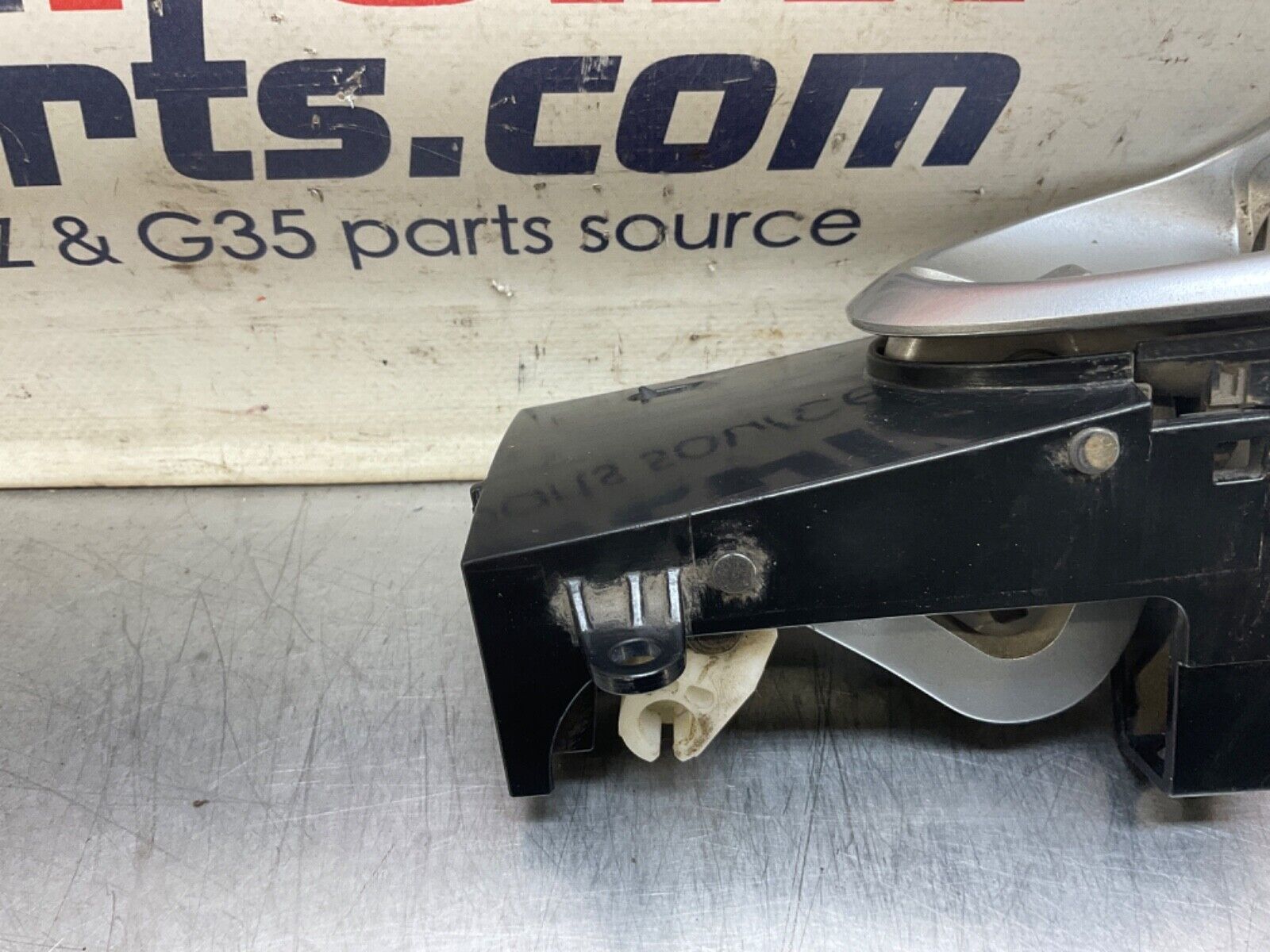 2007 Nissan Z33 350Z Passenger Right Interior Door Handle OEM 23BIZEE - On Point Parts Inc