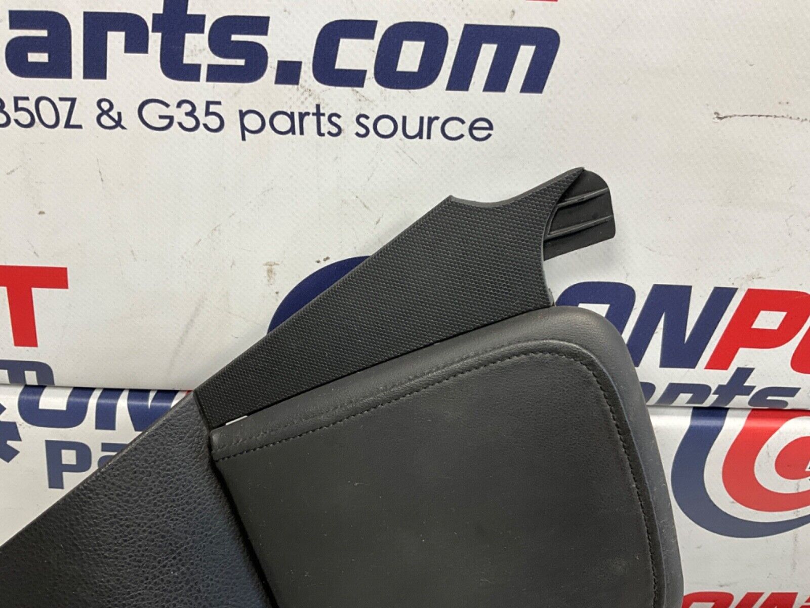 2007 Nissan Z33 350Z Passenger Right Center Console Knee Pad Panel OEM 23BIZEE - On Point Parts Inc