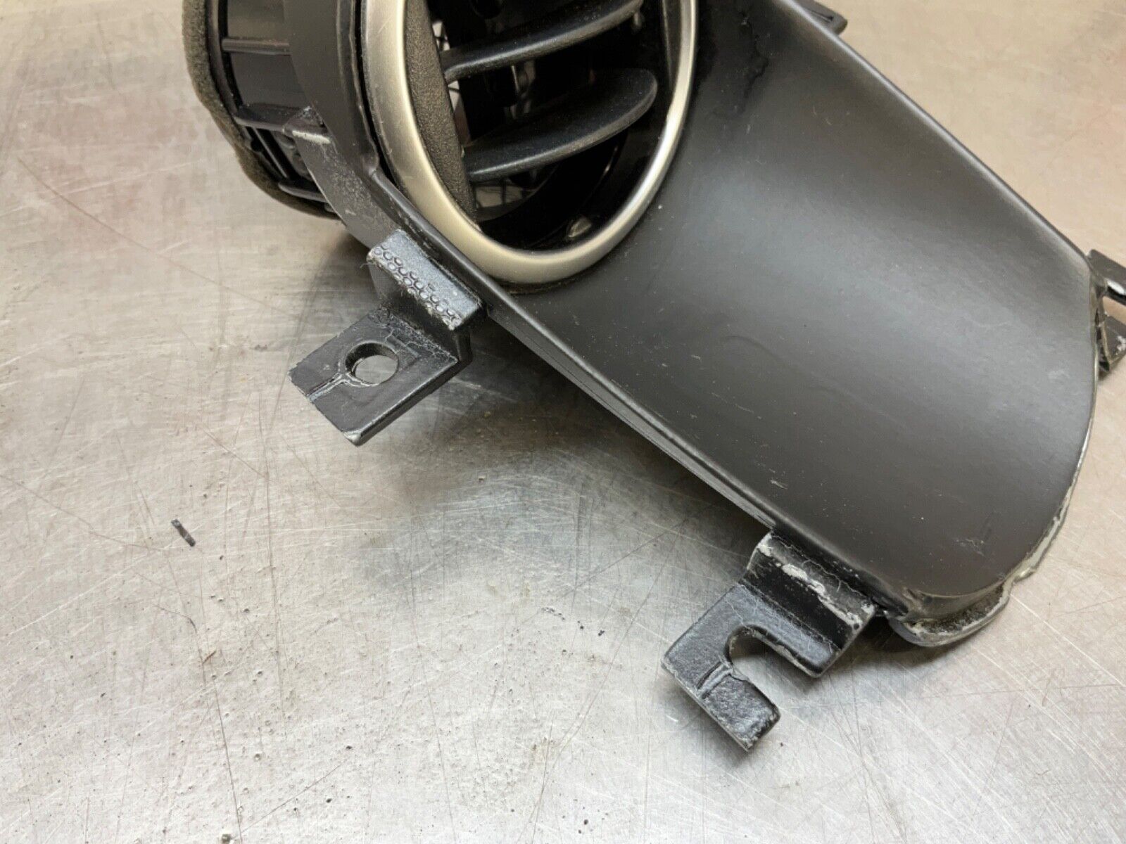 見本 2006 Nissan Z33 350Z Passenger Right Door Vent Trim 80964 OEM