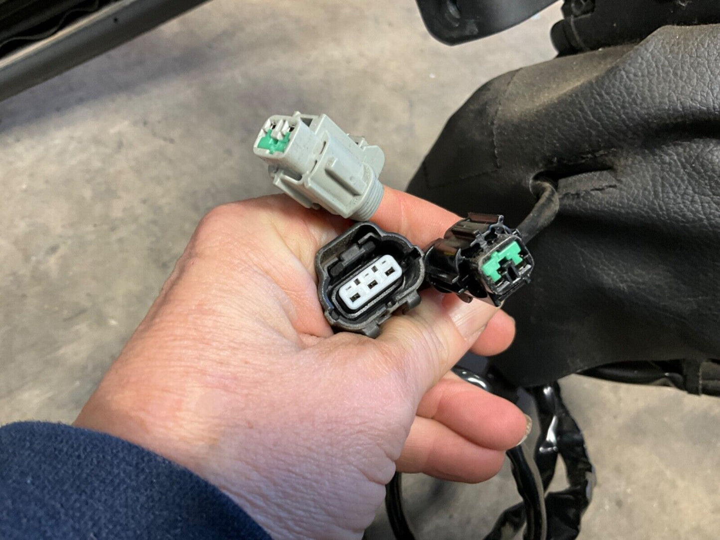 2006 Nissan Z33 350Z Convertible Soft Top and Frame with Motors OEM 23BJJE9 - On Point Parts Inc