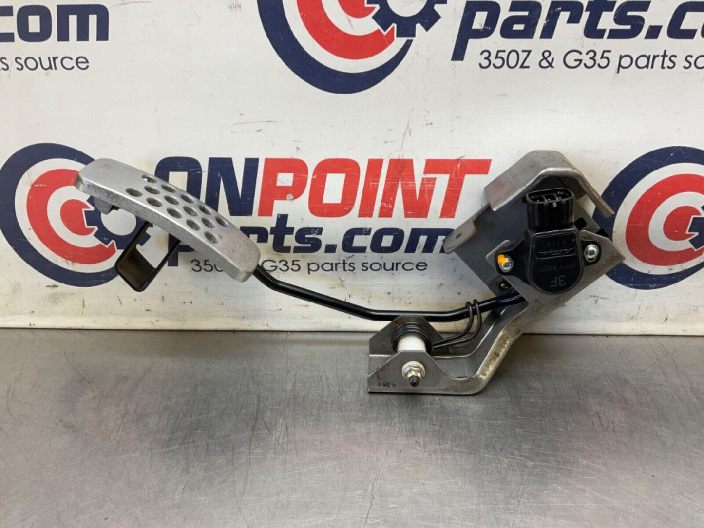 2006 Nissan Z33 350Z Manual Gas Acceleration Pedal OEM 23BJJEI - On Point Parts Inc