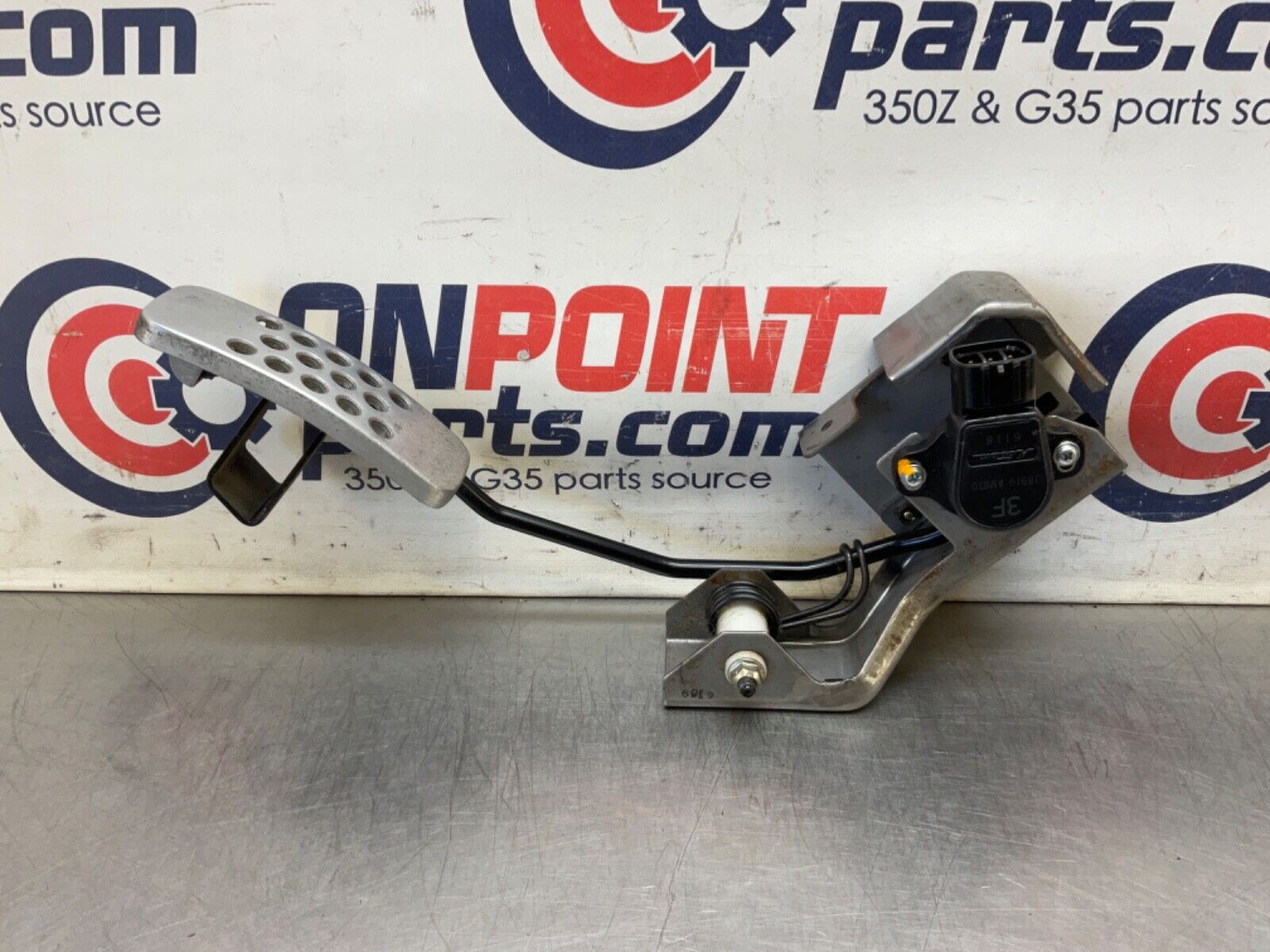 2006 Nissan Z33 350Z Manual Gas Acceleration Pedal OEM 23BJJEI - On Point Parts Inc