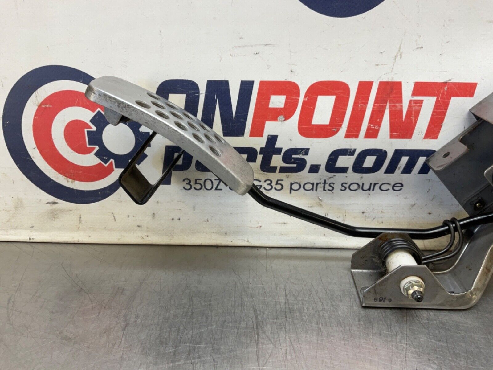 2006 Nissan Z33 350Z Manual Gas Acceleration Pedal OEM 23BJJEI - On Point Parts Inc