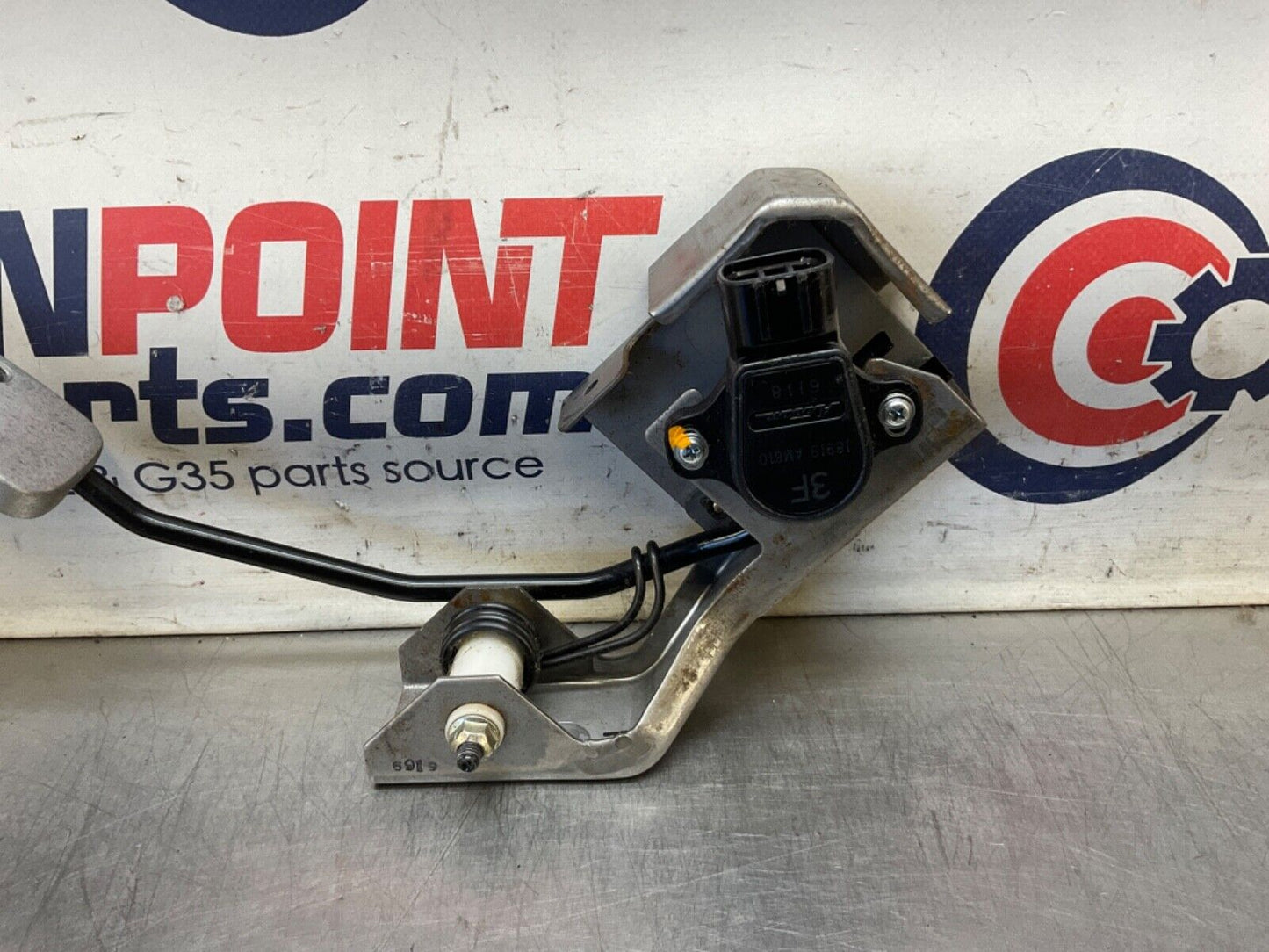 2006 Nissan Z33 350Z Manual Gas Acceleration Pedal OEM 23BJJEI - On Point Parts Inc