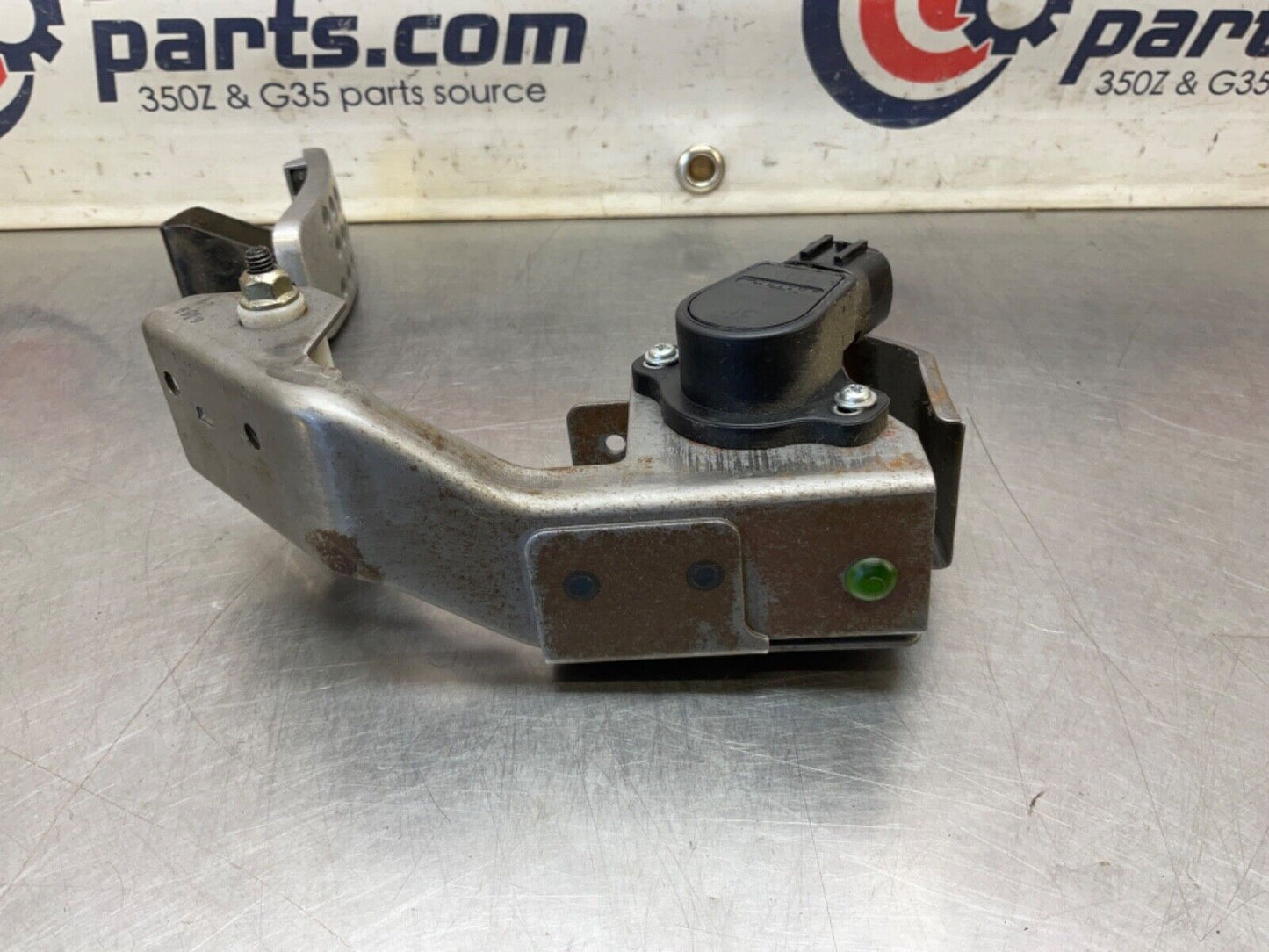 2006 Nissan Z33 350Z Manual Gas Acceleration Pedal OEM 23BJJEI - On Point Parts Inc