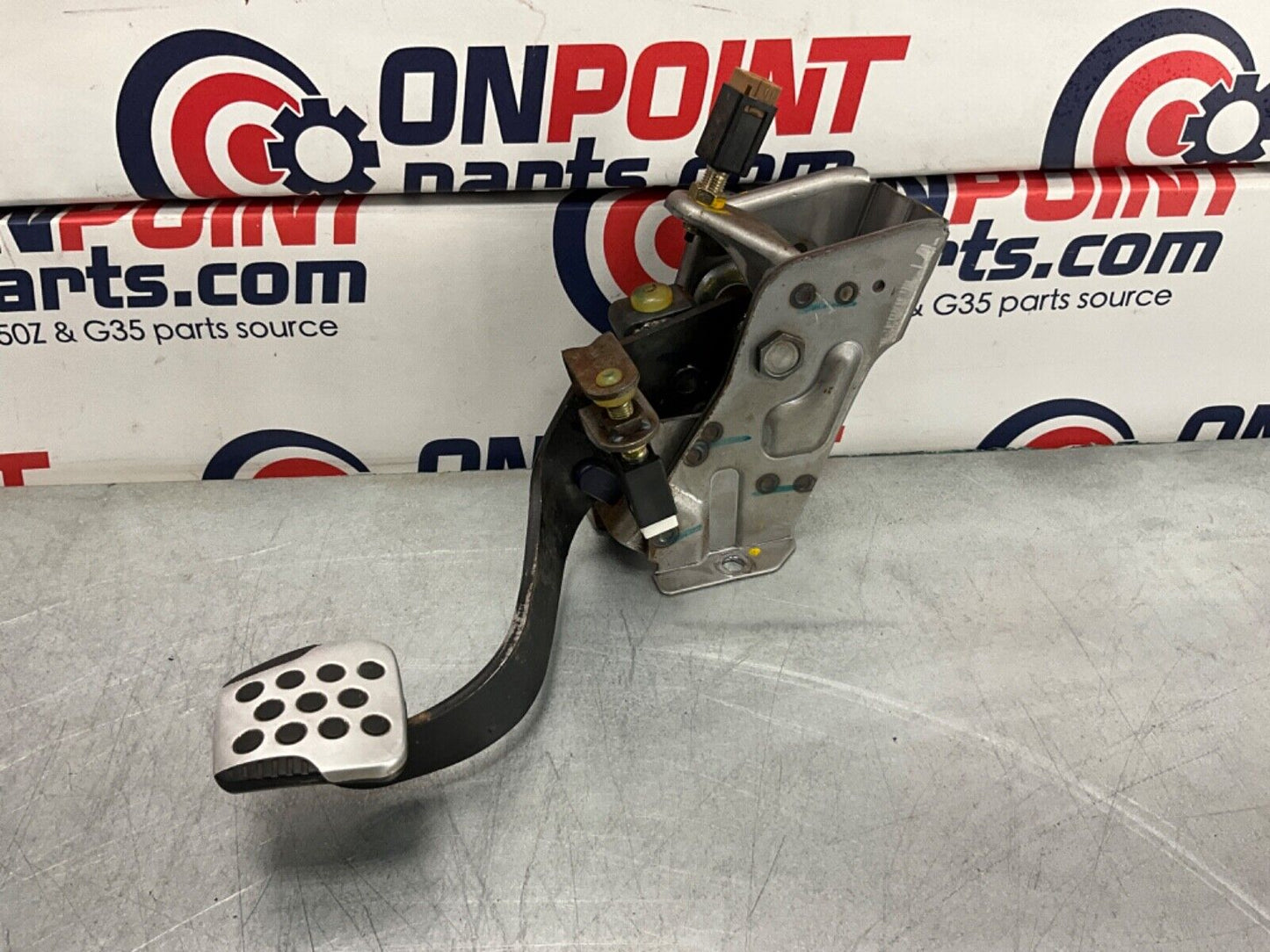 2005 Infiniti V35 G35 Manual Clutch Pedal OEM 13BJXEI - On Point Parts Inc