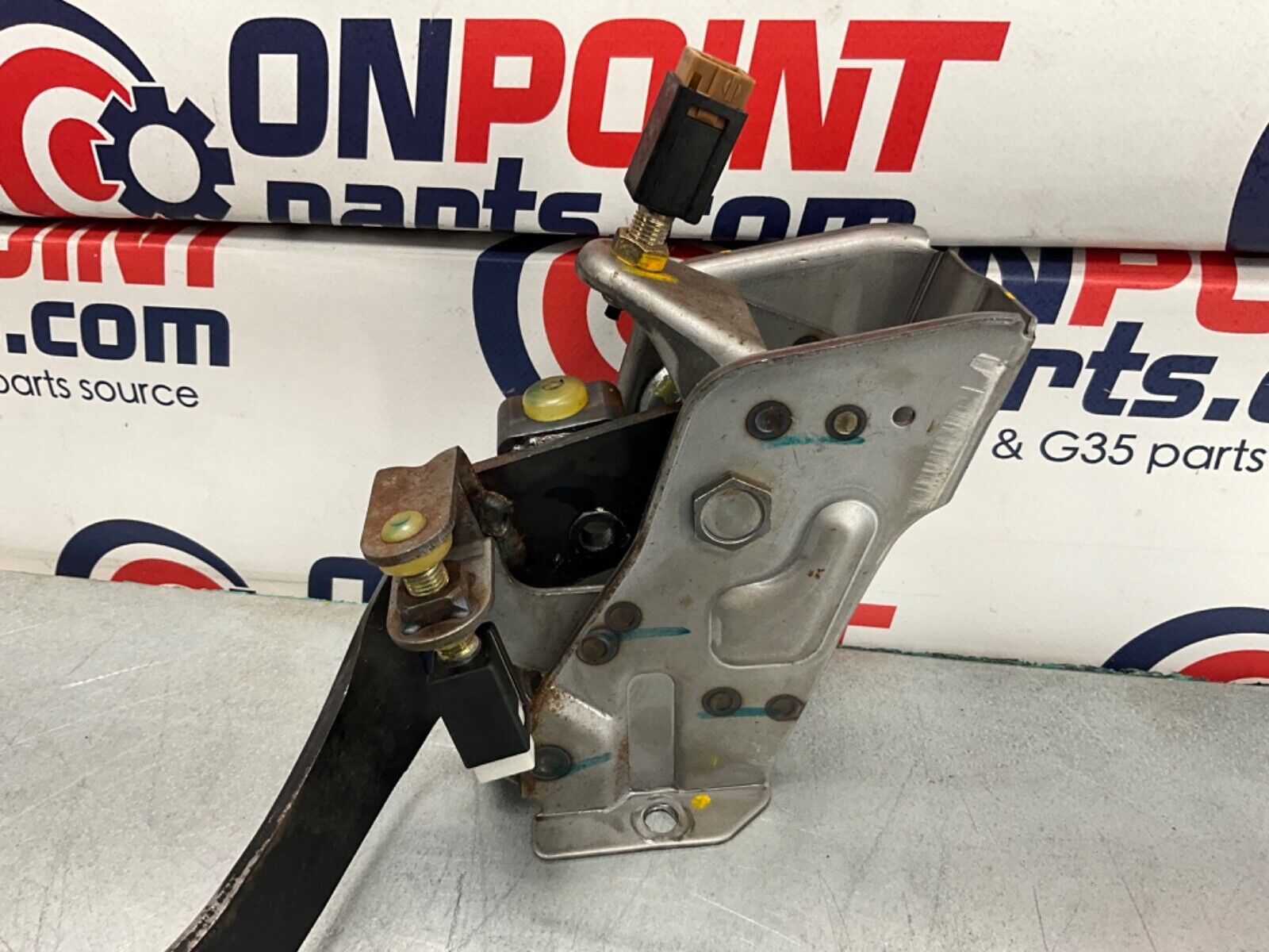 2005 Infiniti V35 G35 Manual Clutch Pedal OEM 13BJXEI - On Point Parts Inc