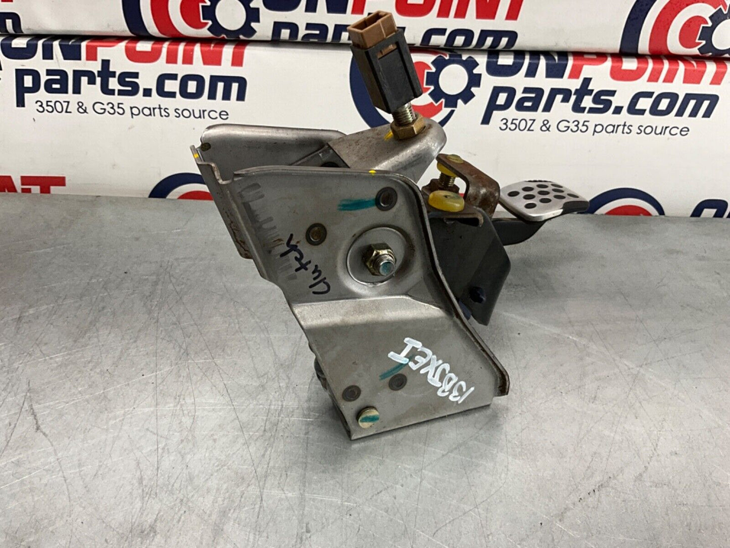 2005 Infiniti V35 G35 Manual Clutch Pedal OEM 13BJXEI - On Point Parts Inc
