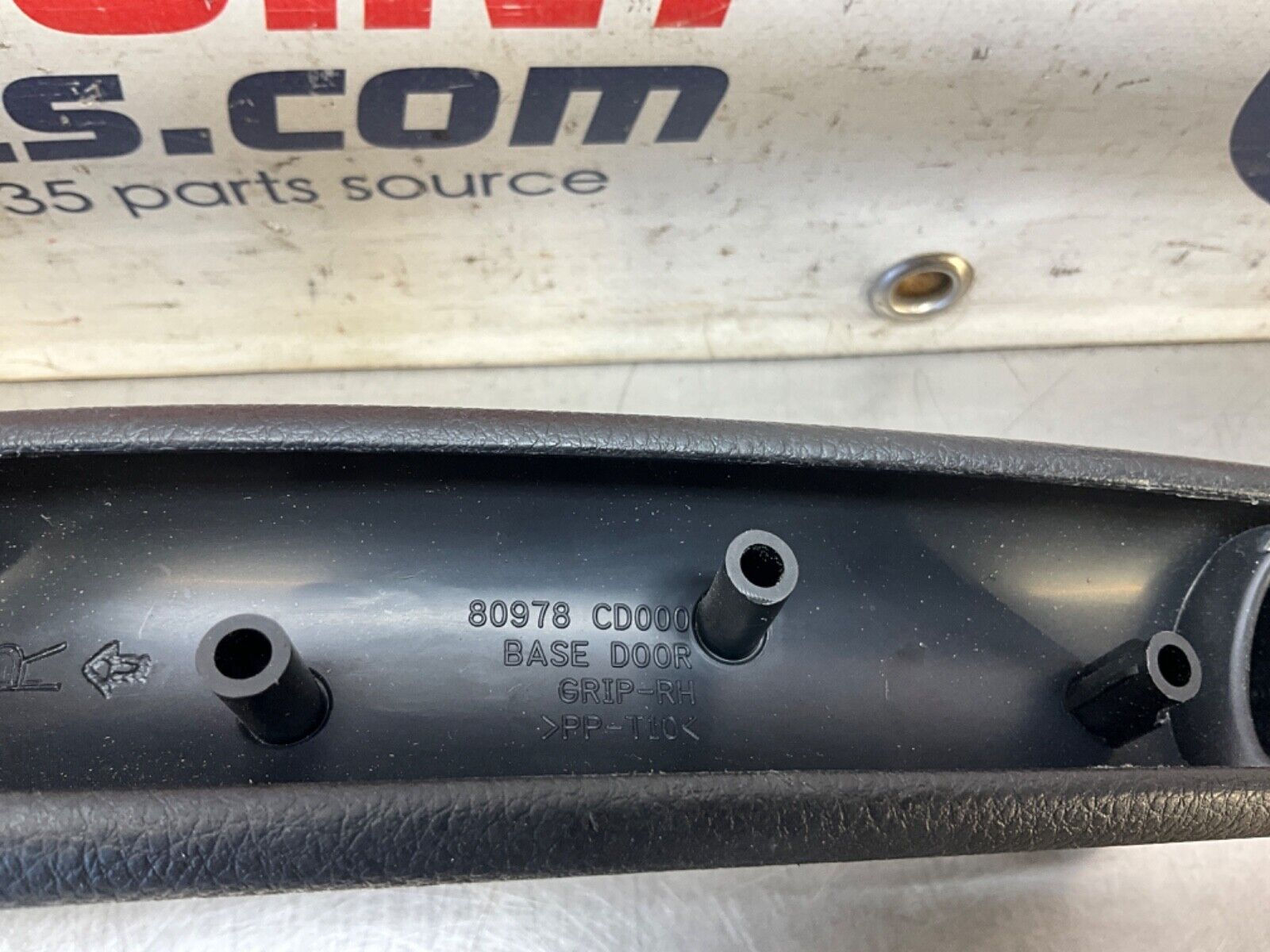 2003 Nissan Z33 350Z Passenger Right Interior Door Grip Pull Handle OEM 21BKGEE - On Point Parts Inc