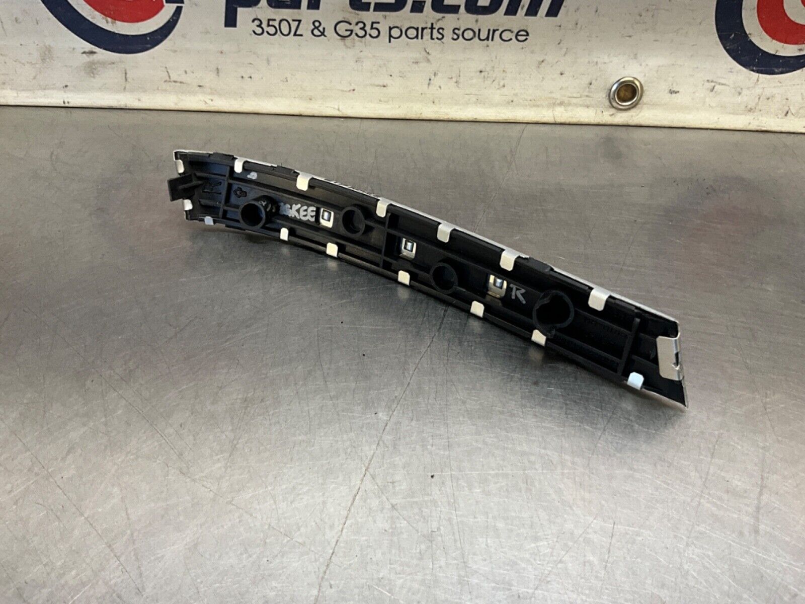 2003 Nissan Z33 350Z Passenger Right Interior Door Grip Handle Trim OEM 21BKGEE - On Point Parts Inc