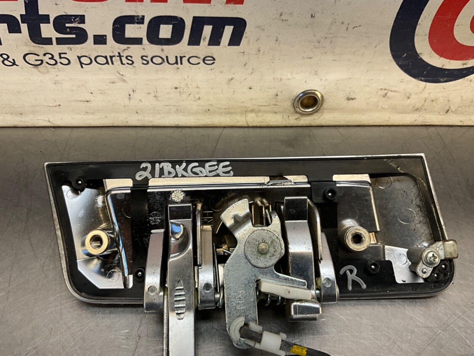 2003 Nissan Z33 350Z Passenger Right Exterior Door Release Handle OEM 21BKGEE - On Point Parts Inc