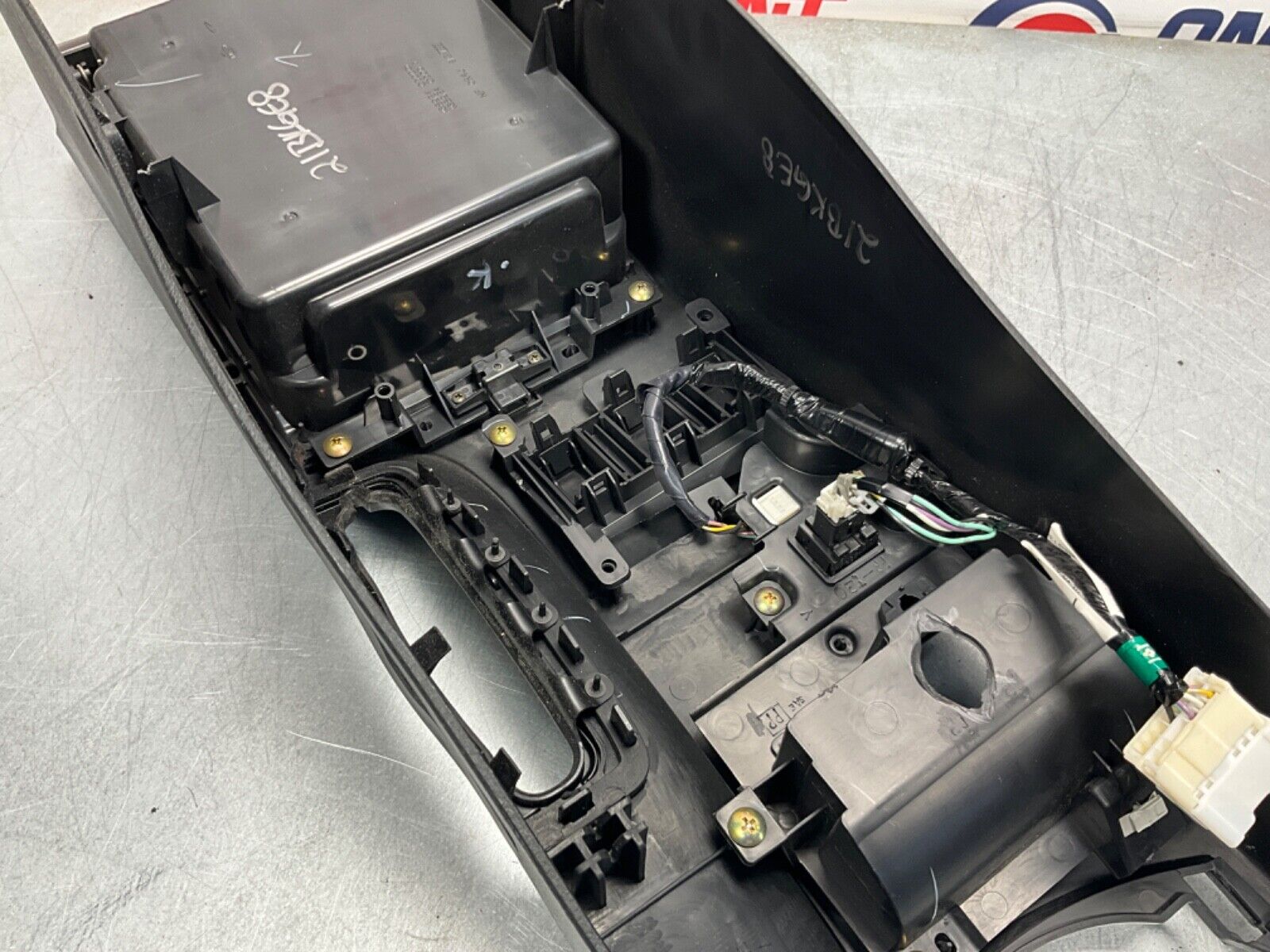 2003 Nissan Z33 350Z Center Console Armrest Assembly OEM 21BKGE8 - On Point Parts Inc