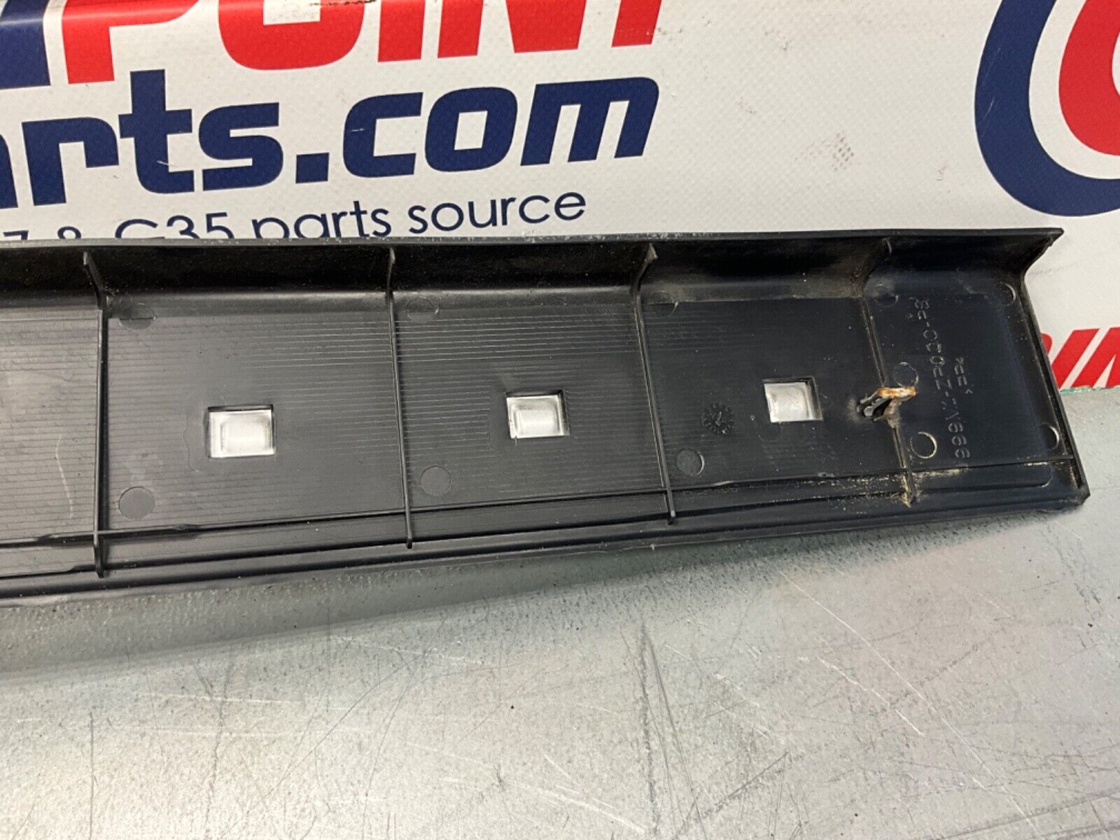 2003 Nissan Z33 350Z Passenger Right Door Sill Kick Plate OEM 21BKGE7 - On Point Parts Inc