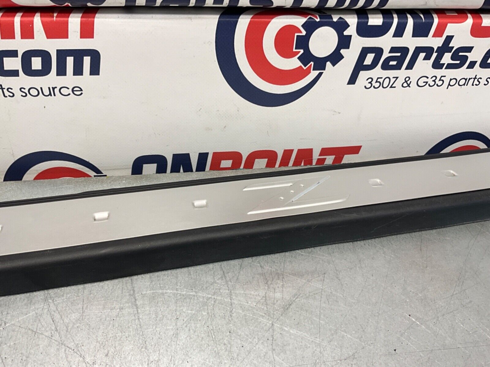 2003 Nissan Z33 350Z Passenger Right Door Sill Kick Plate OEM 21BKGE7 - On Point Parts Inc