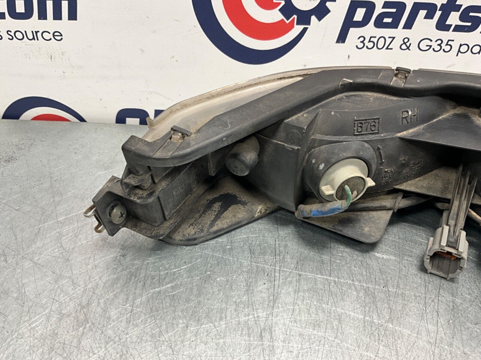 2003 Nissan Z33 350Z Passenger Right Rear Bumper Turn Signal OEM 21BKGEK - On Point Parts Inc