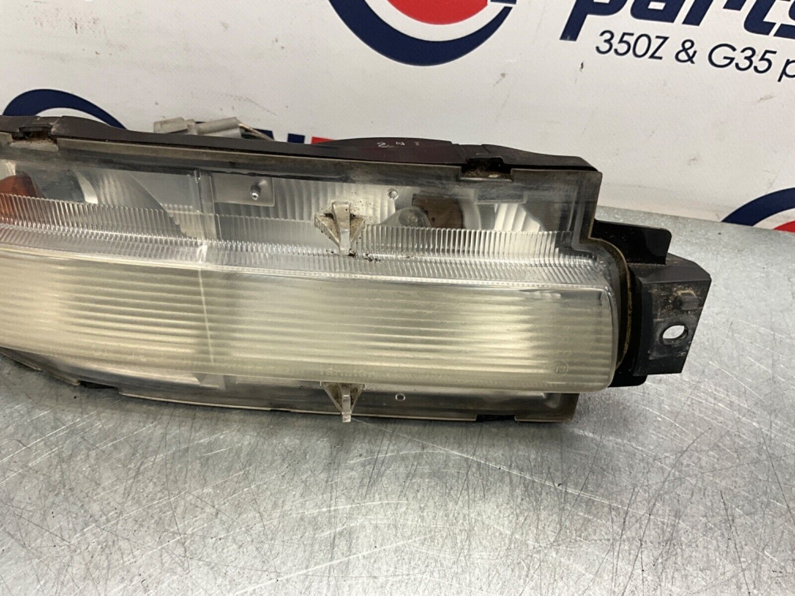 03-09 Nissan 350Z Driver Left Rear Turn Signal Assembly 26555CD085