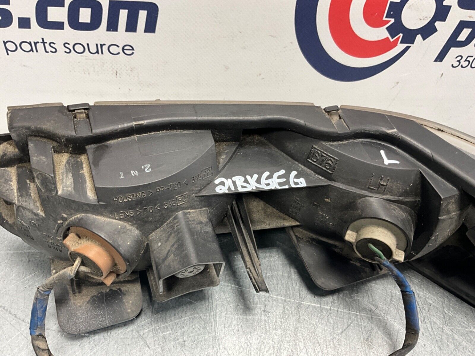 03-09 Nissan 350Z Driver Left Rear Turn Signal Assembly 26555CD085
