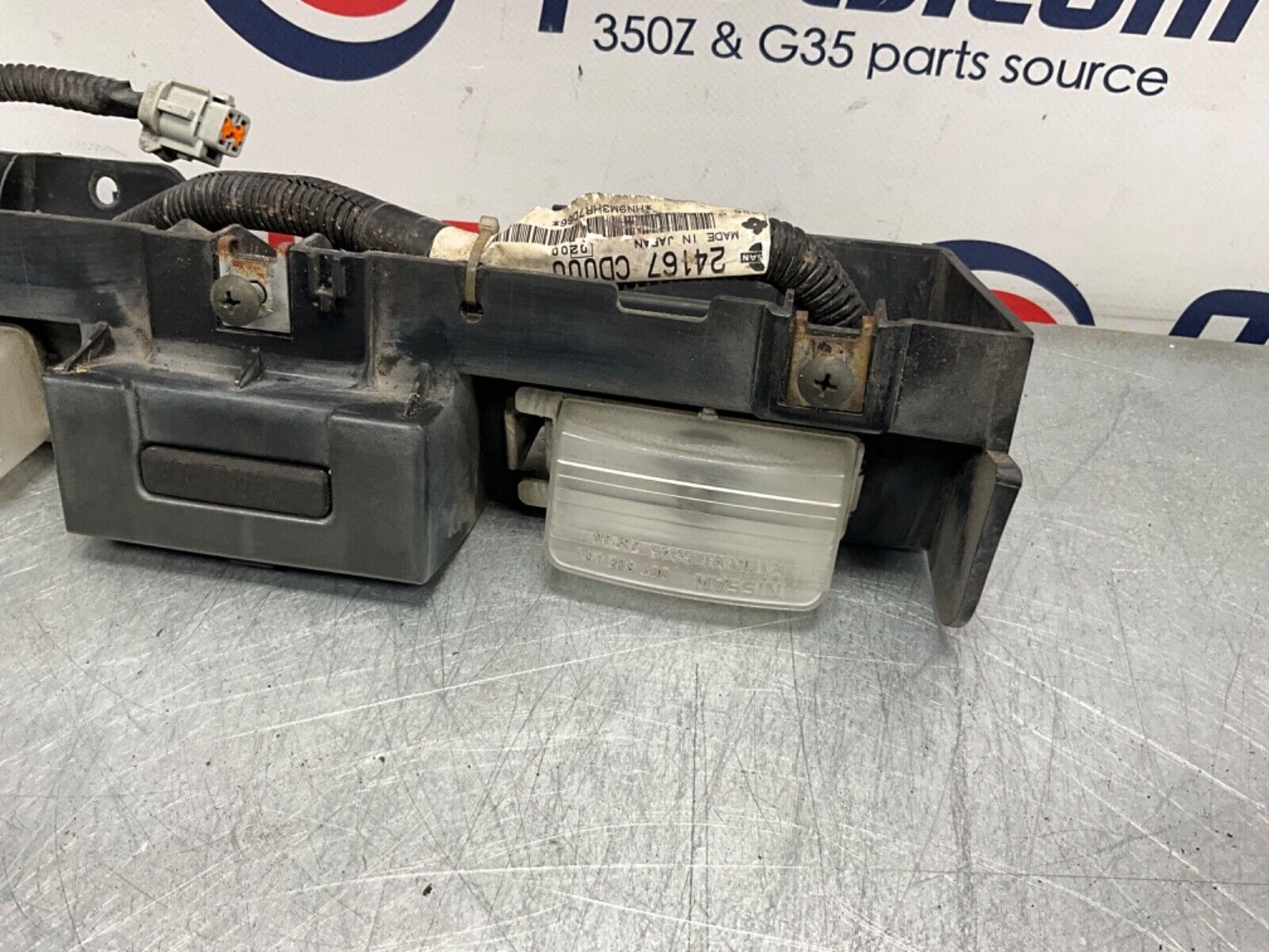 2003 Nissan Z33 350Z Rear Bumper License Plate Light Assembly OEM 21BKGEI - On Point Parts Inc