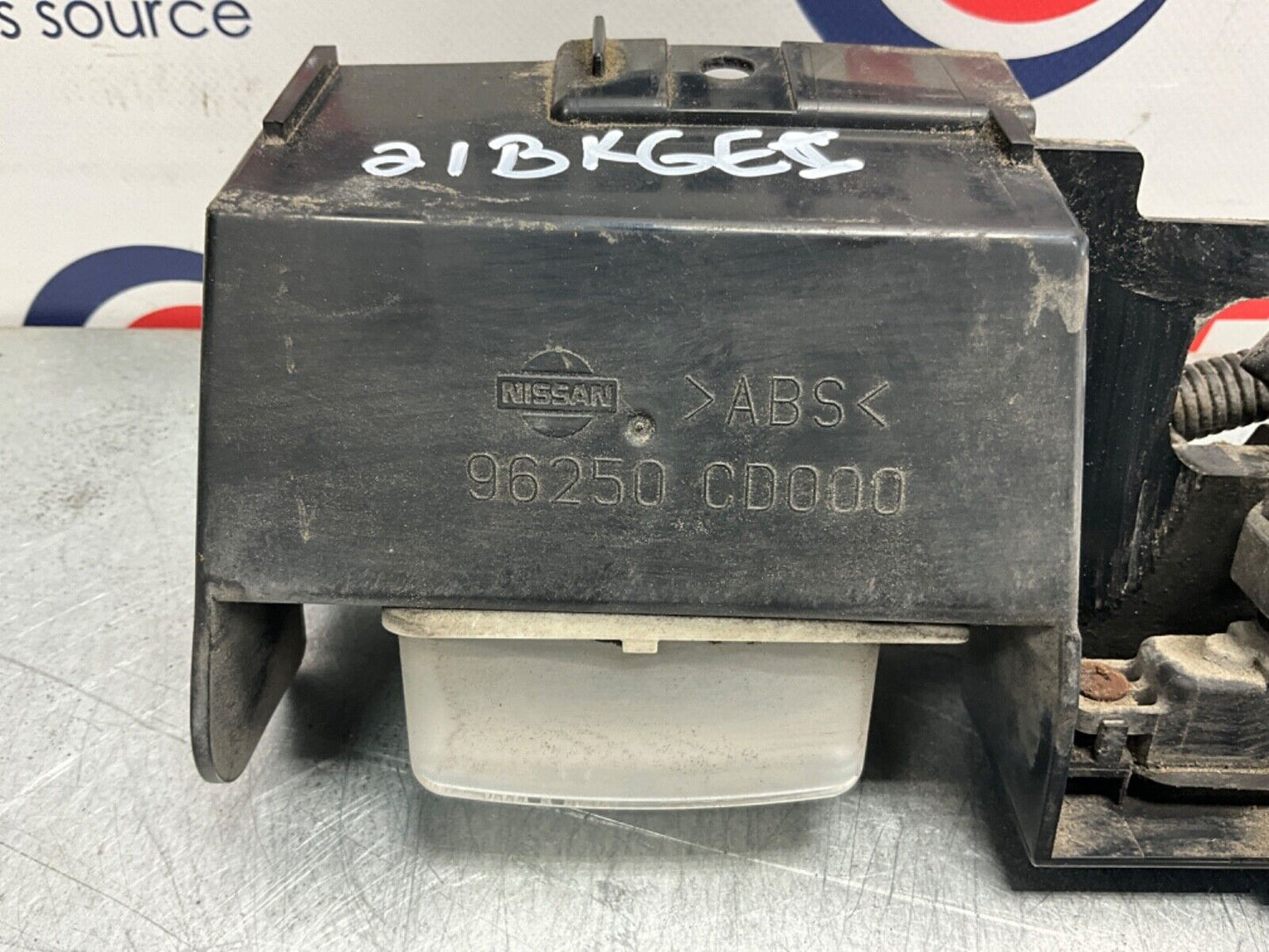 2003 Nissan Z33 350Z Rear Bumper License Plate Light Assembly OEM 21BKGEI - On Point Parts Inc