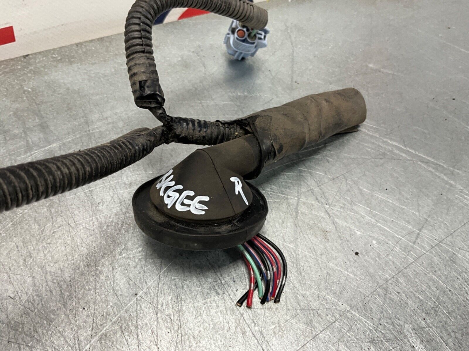 2003 Nissan Z33 350Z Passenger Right Tail Light Pigtail Connector OEM 21BKGEE - On Point Parts Inc