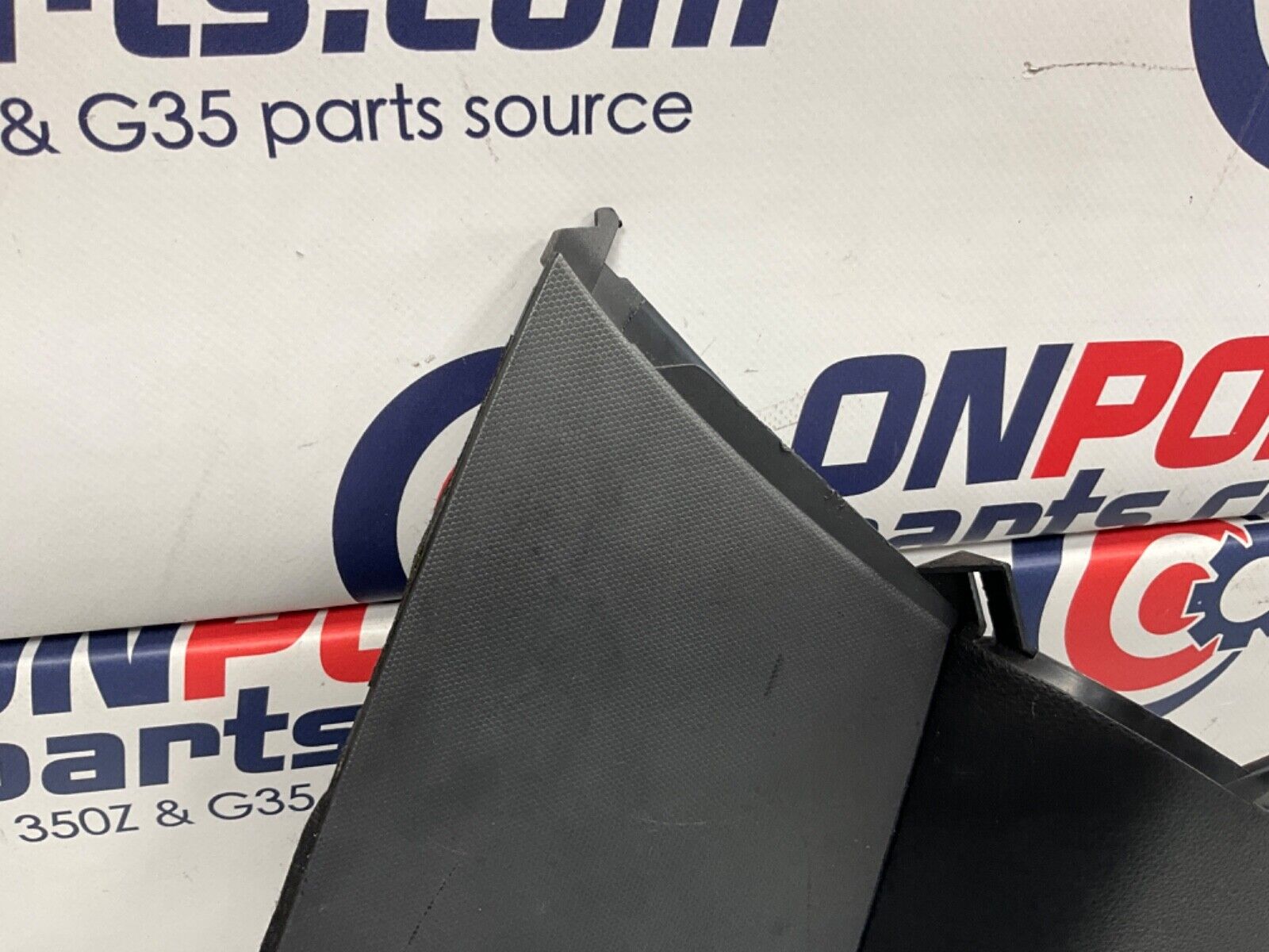 2003 Nissan Z33 350Z Passenger Right Center Console Knee Kick Panel OEM 21BKGEE - On Point Parts Inc