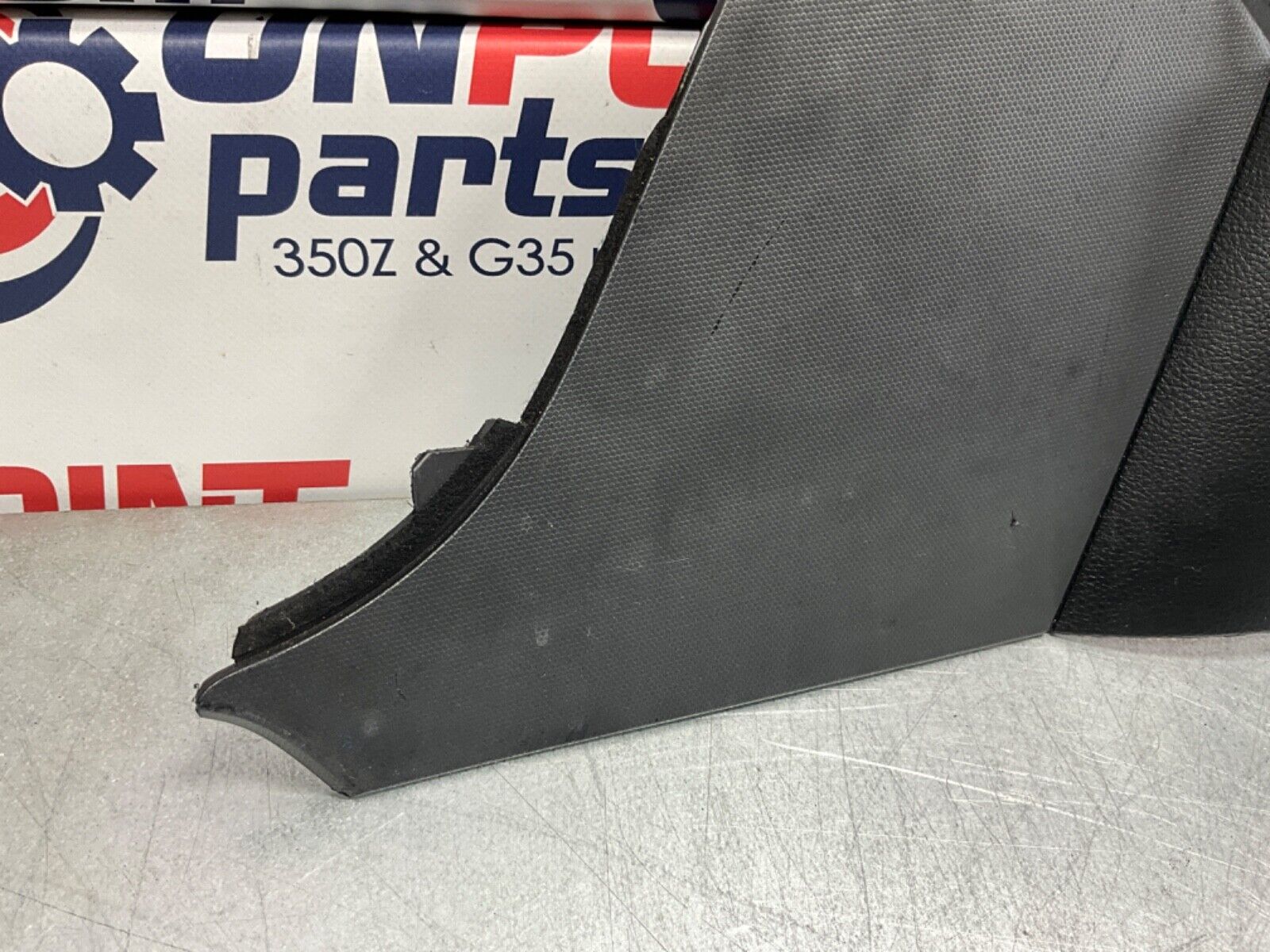 2003 Nissan Z33 350Z Passenger Right Center Console Knee Kick Panel OEM 21BKGEE - On Point Parts Inc
