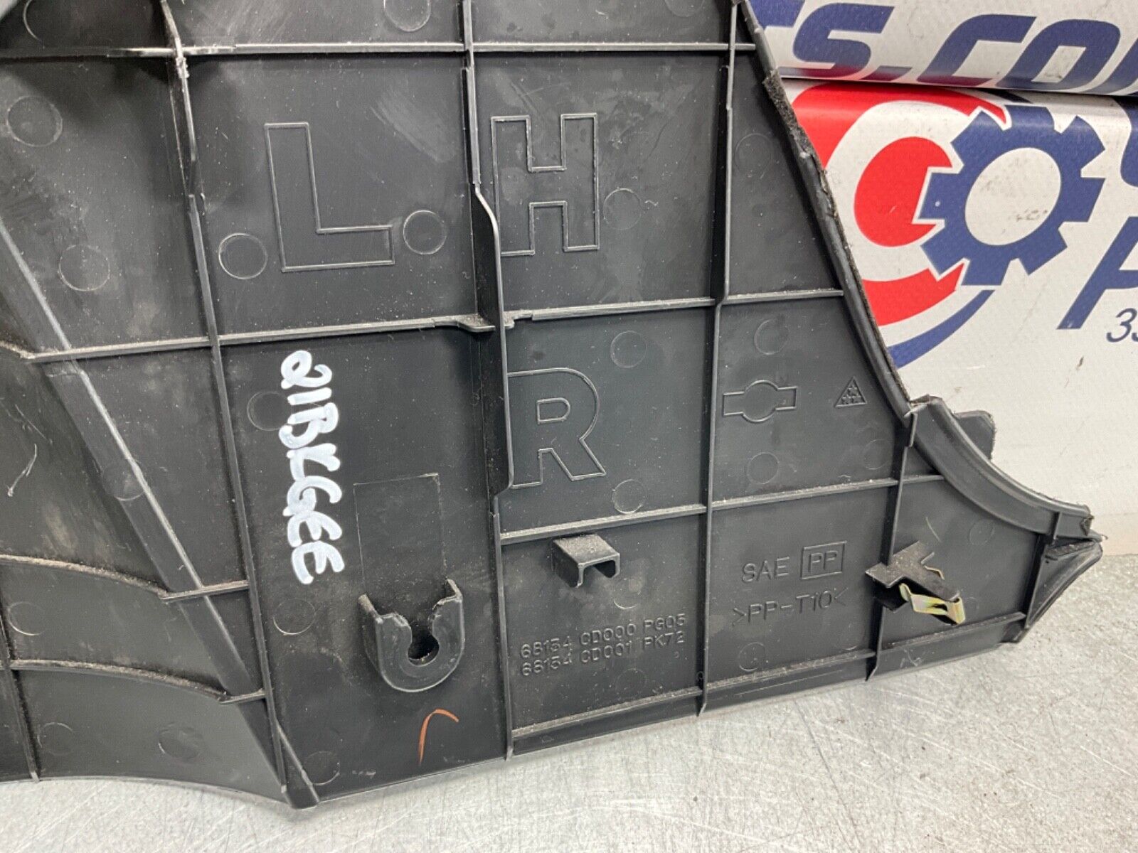 2003 Nissan Z33 350Z Passenger Right Center Console Knee Kick Panel OEM 21BKGEE - On Point Parts Inc