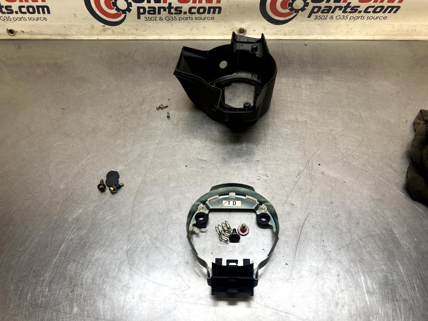 2003 Nissan Z33 350Z Steering Wheel Bracket and Hardware OEM 21BKGEA - On Point Parts Inc