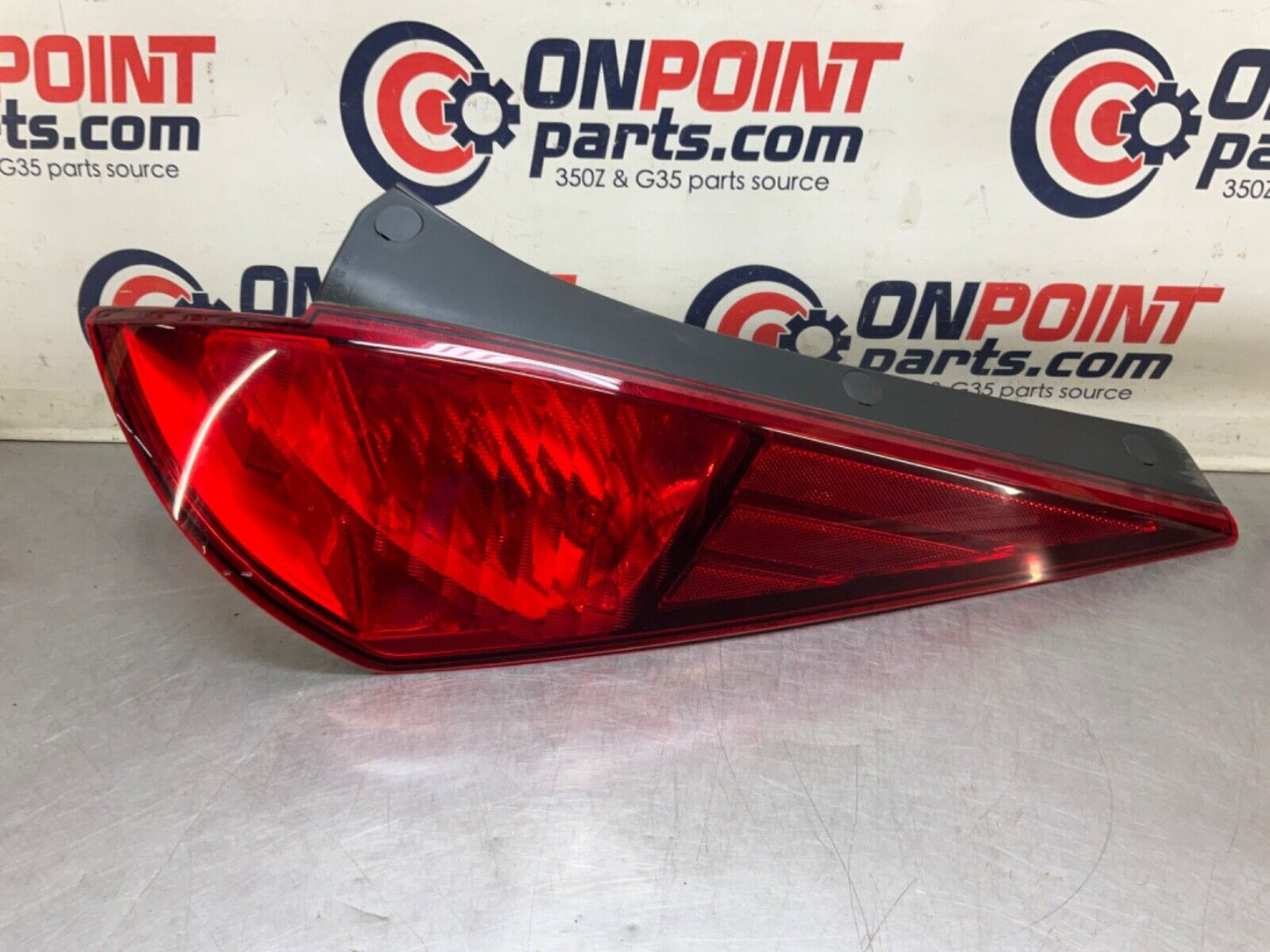 2004 Nissan Z33 350Z Passenger Right Tail Light Assembly OEM 22BLCF2 - On Point Parts Inc