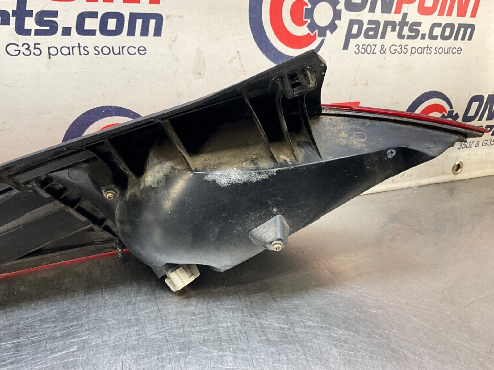 2004 Nissan Z33 350Z Passenger Right Tail Light Assembly OEM 22BLCF2 - On Point Parts Inc