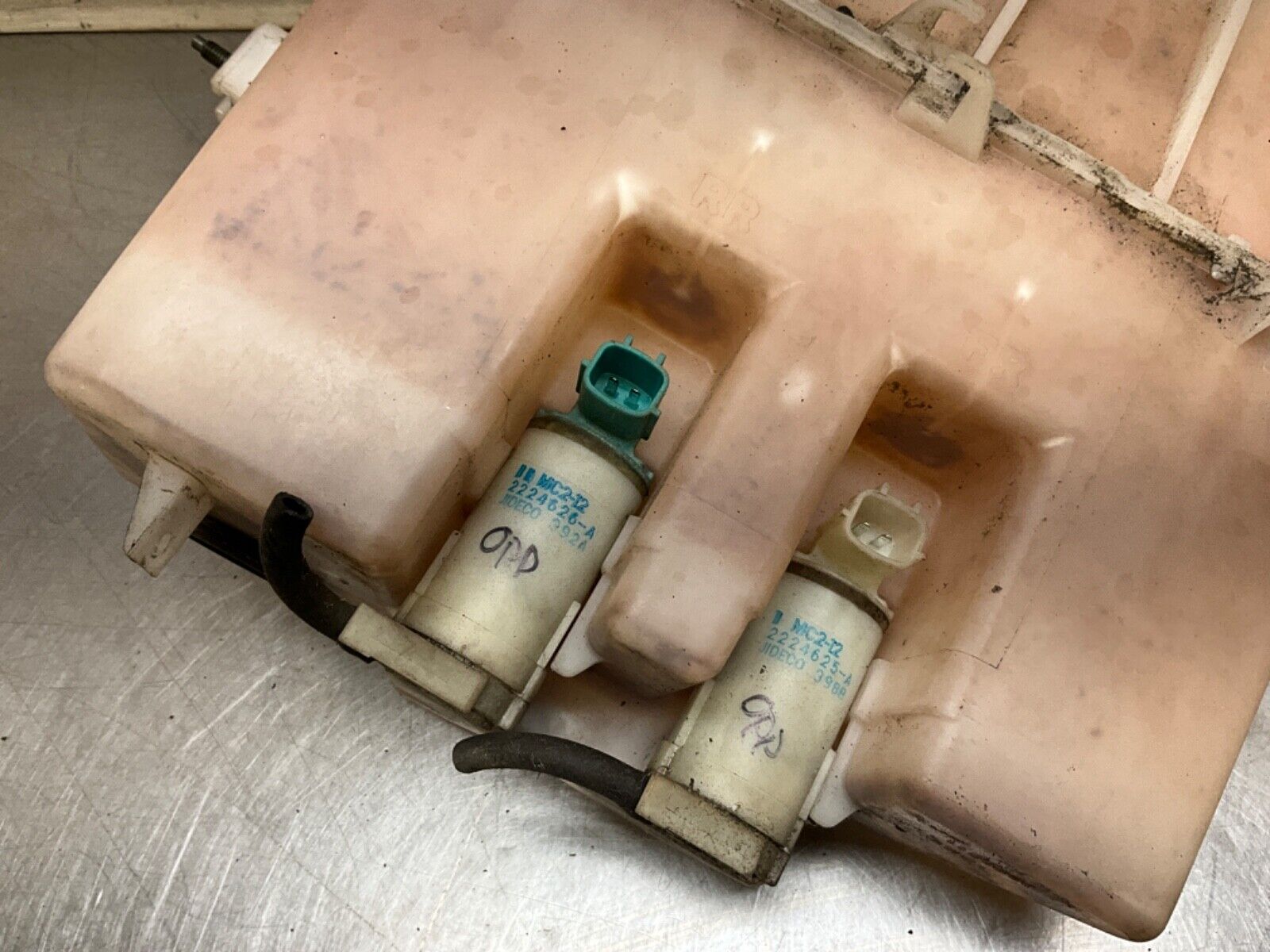 2004 Nissan Z33 350Z Windshield Washer Fluid Reservoir Tank Pumps OEM 22BLCFI - On Point Parts Inc