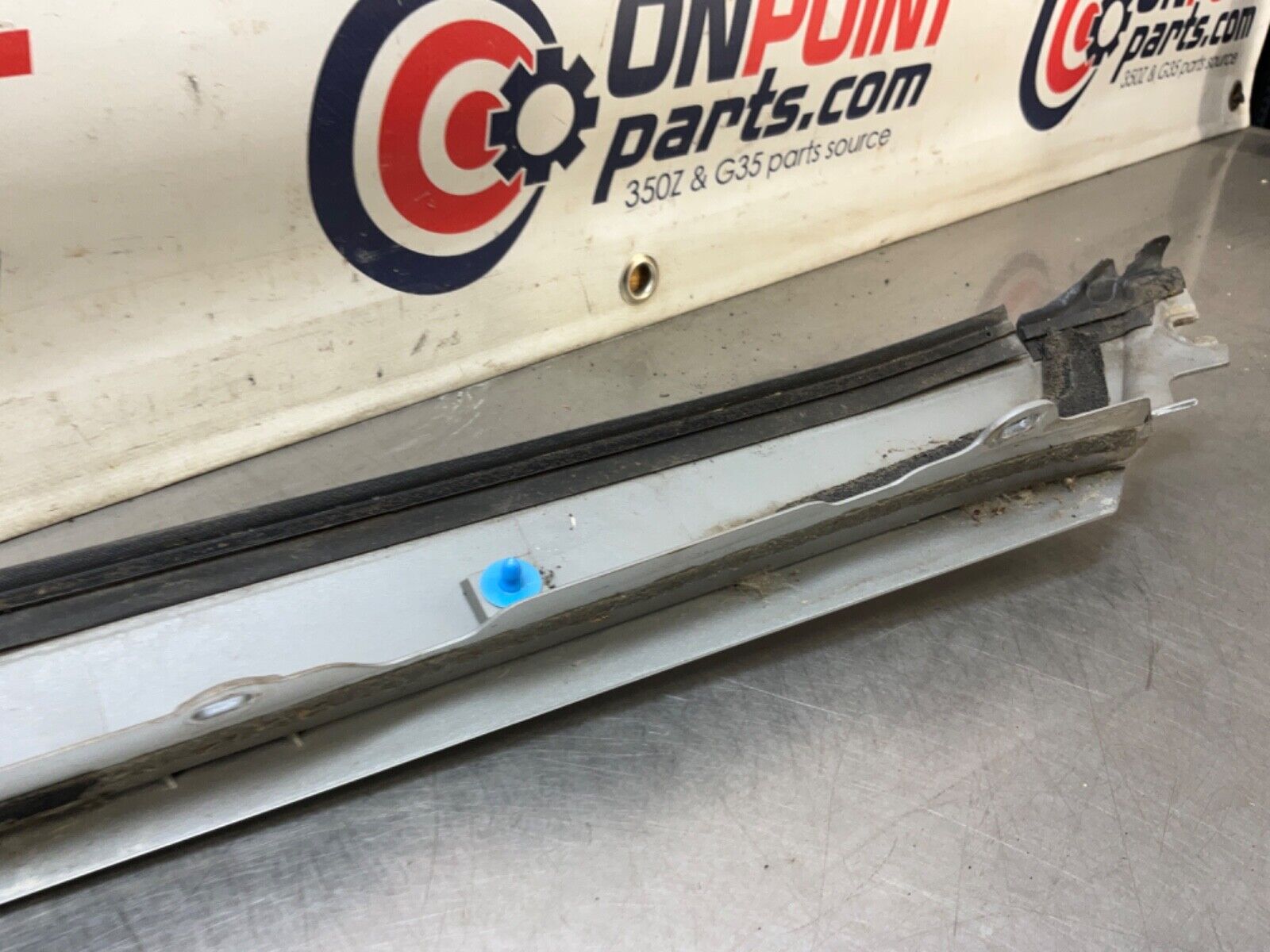 ka0016 2004 Nissan Z33 350Z Driver Left Exterior A Pillar Trim 76837