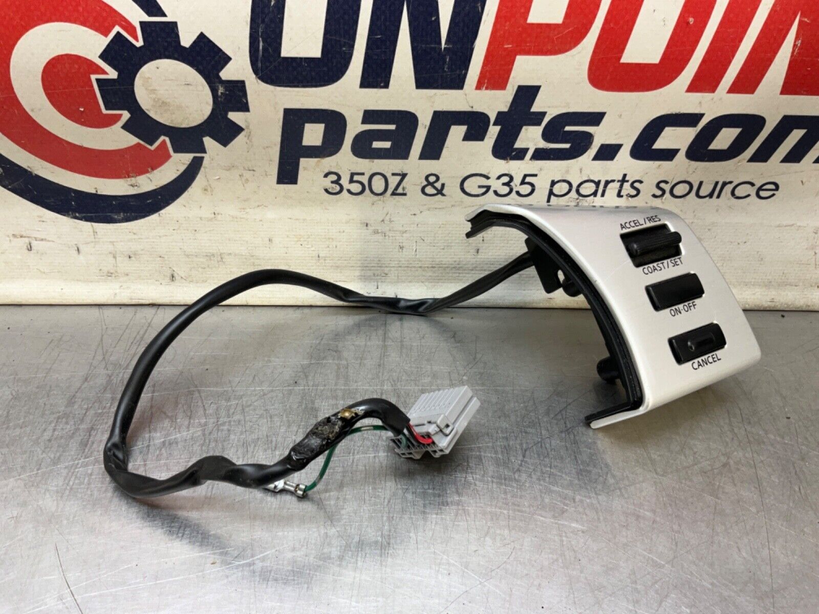 2004 Nissan Z33 350Z Steering Wheel Cruise Control Switch Cap OEM