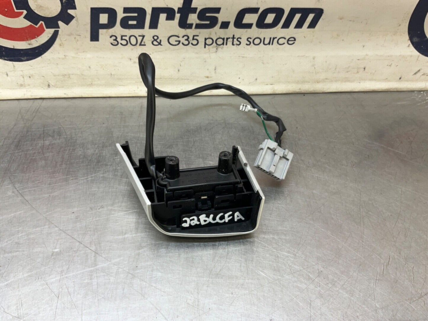 2004 Nissan Z33 350Z Steering Wheel Cruise Control Switch Cap OEM 22BLCFA - On Point Parts Inc