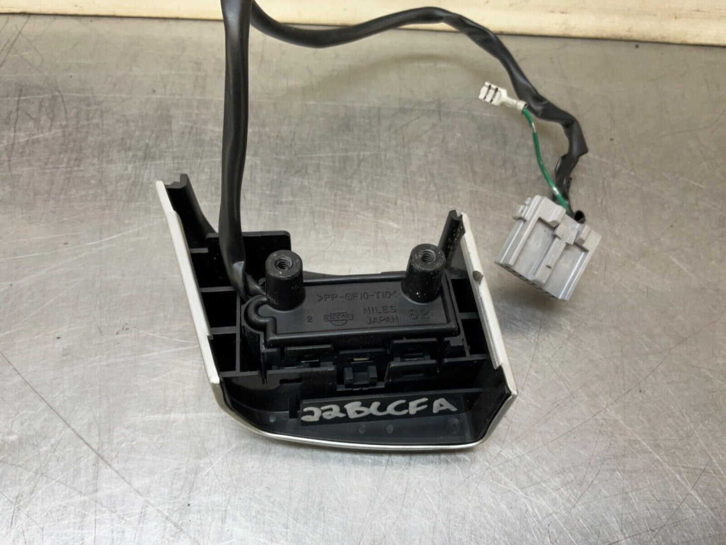 2004 Nissan Z33 350Z Steering Wheel Cruise Control Switch Cap OEM 22BLCFA - On Point Parts Inc