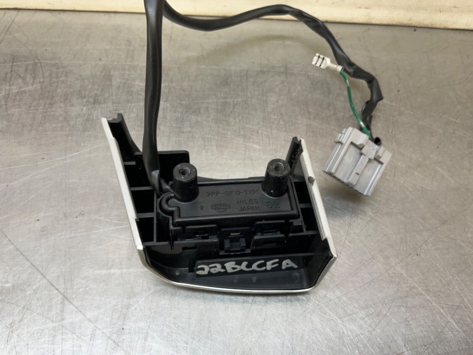 2004 Nissan Z33 350Z Steering Wheel Cruise Control Switch Cap OEM 22BLCFA - On Point Parts Inc