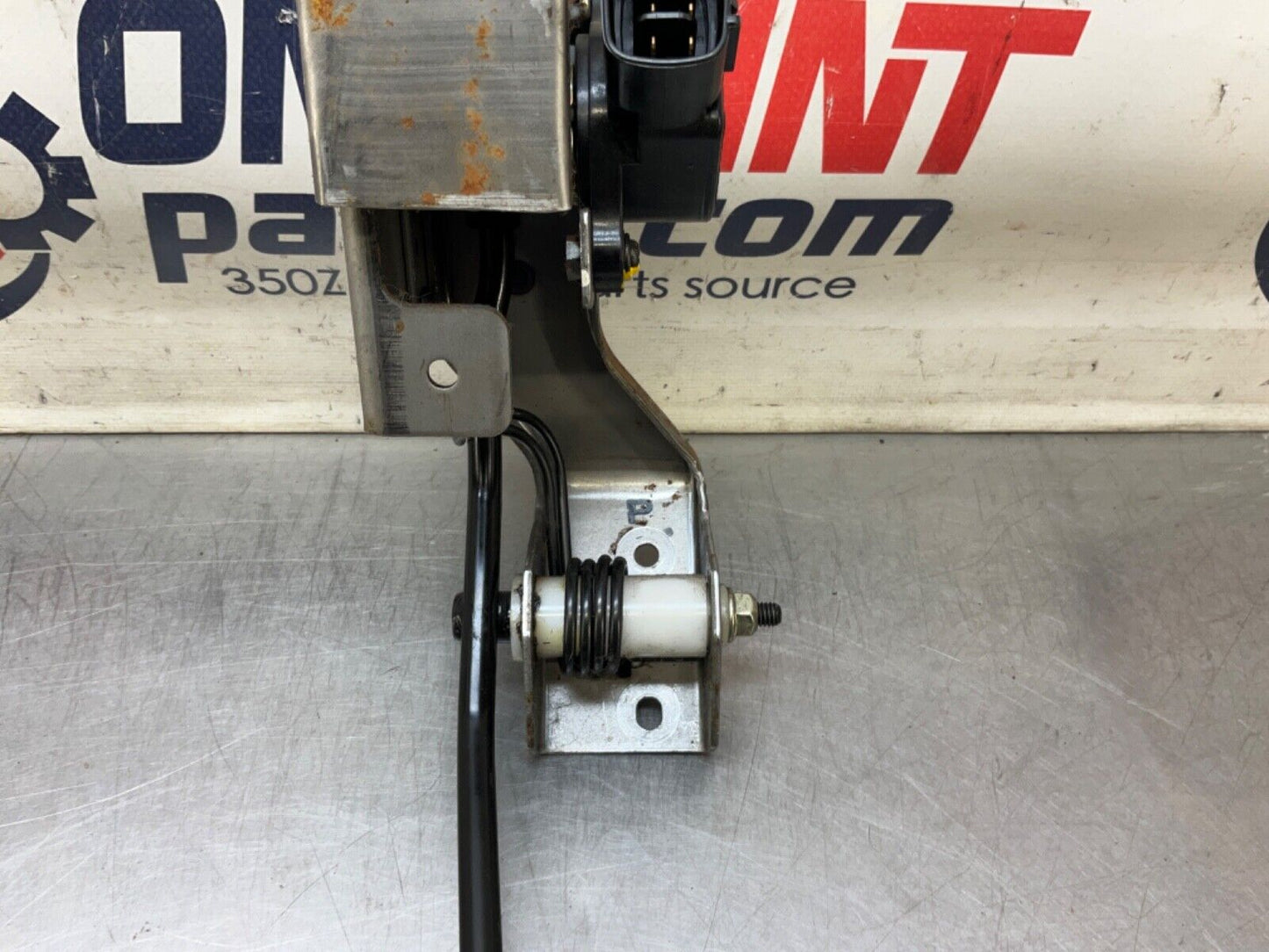 2004 Nissan Z33 350Z Manual Accelerator Gas Throttle Pedal OEM 22BLCFG - On Point Parts Inc