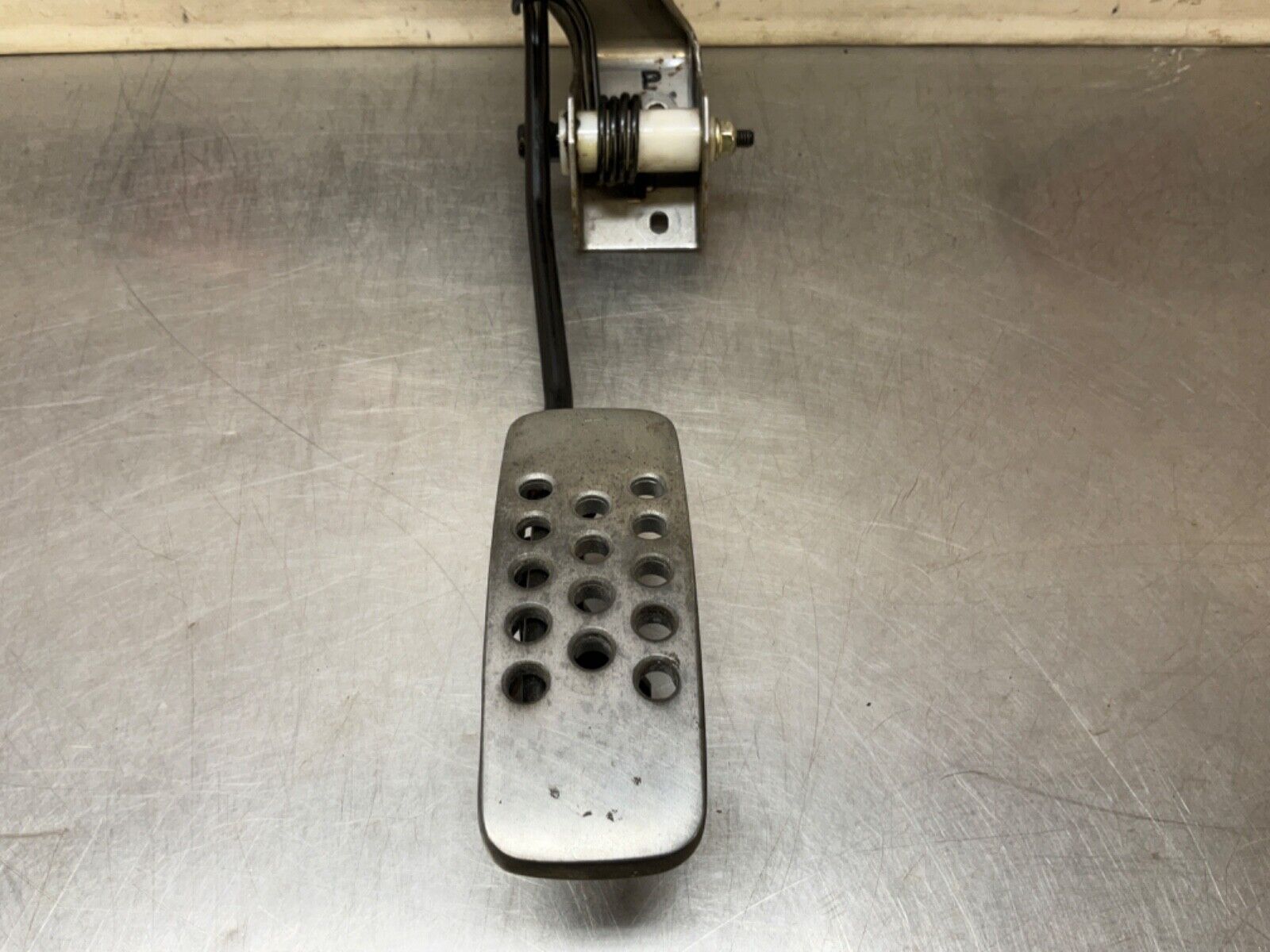 2004 Nissan Z33 350Z Manual Accelerator Gas Throttle Pedal OEM 22BLCFG - On Point Parts Inc