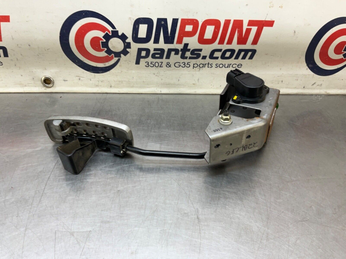 2004 Nissan Z33 350Z Manual Accelerator Gas Throttle Pedal OEM 22BLCFG - On Point Parts Inc
