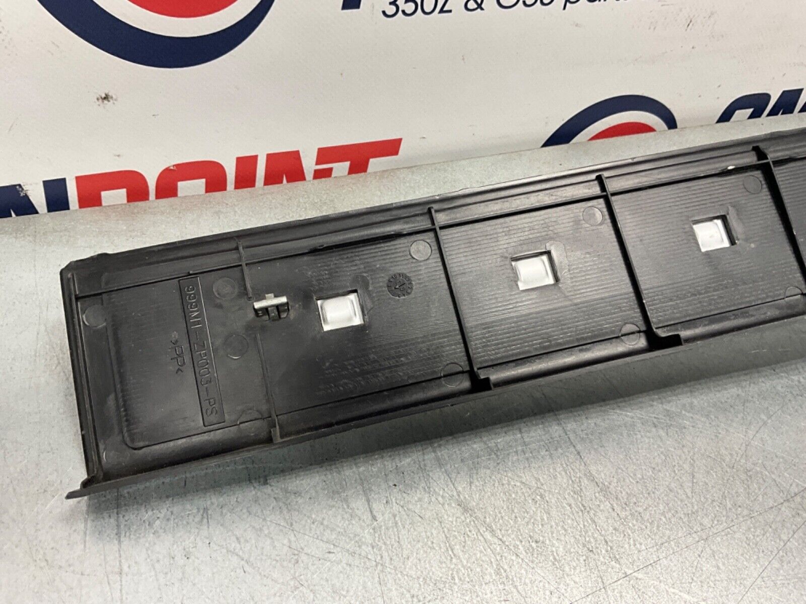 2004 Nissan Z33 350Z Passenger Right Door Threshold Kick Plate OEM 22BLCF7 - On Point Parts Inc