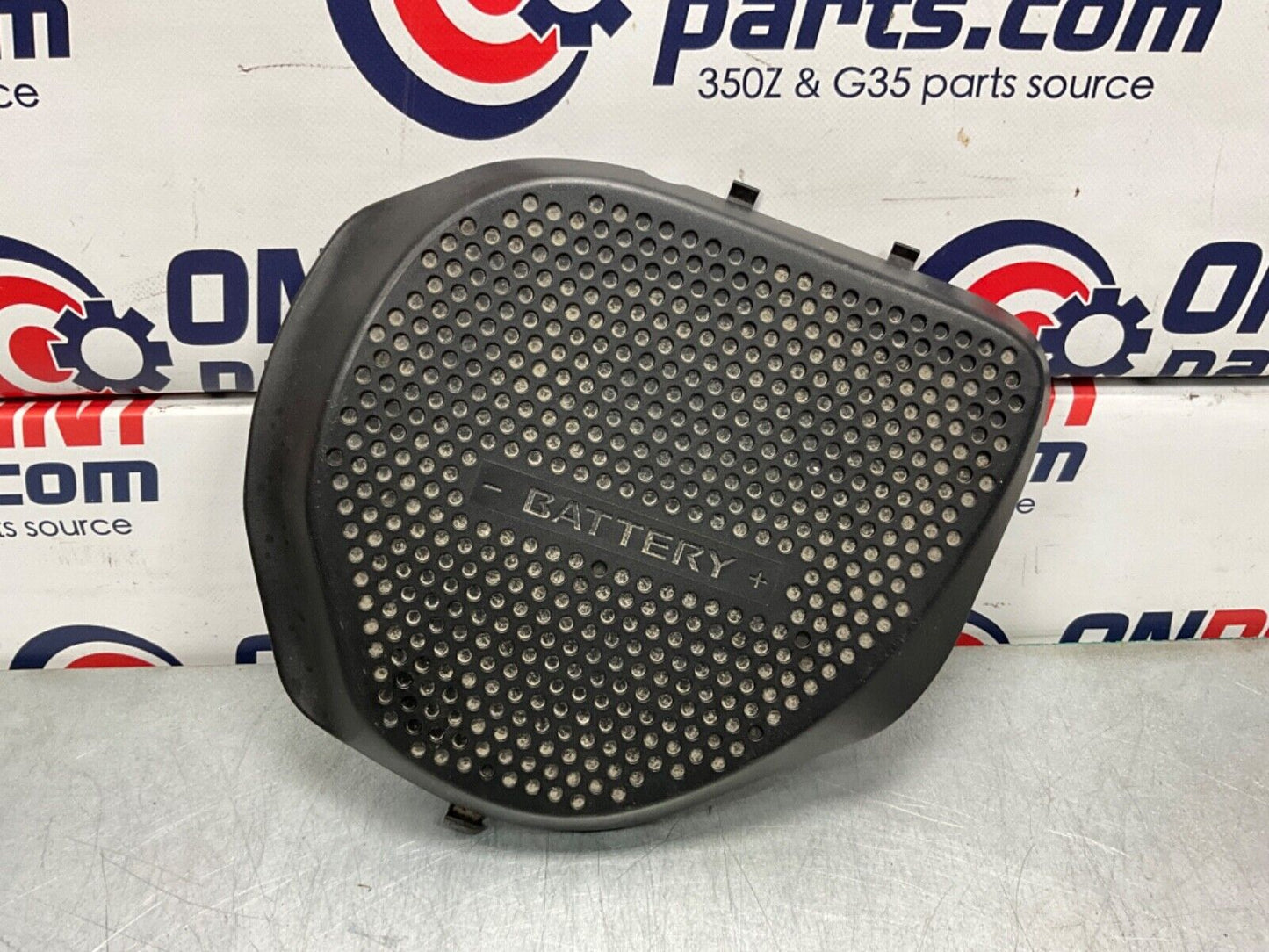 2004 Nissan Z33 350Z Passenger Right Battery Cover Bezel Trim 65278 OEM 22BLCF3 - On Point Parts Inc