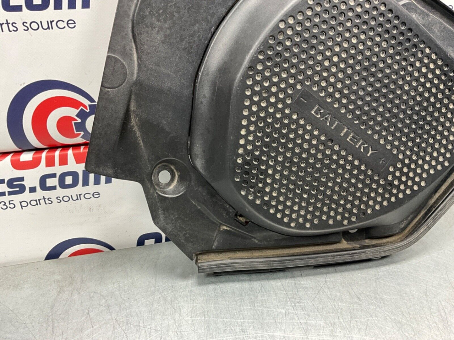 2004 Nissan Z33 350Z Passenger Right Battery Cover Bezel Trim 65278 OEM 22BLCF3 - On Point Parts Inc