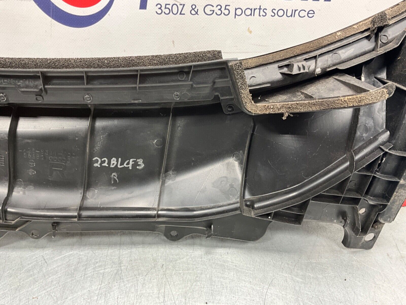 2004 Nissan Z33 350Z Passenger Right Windshield Wiper Hood Cowl OEM 22BLCF3 - On Point Parts Inc