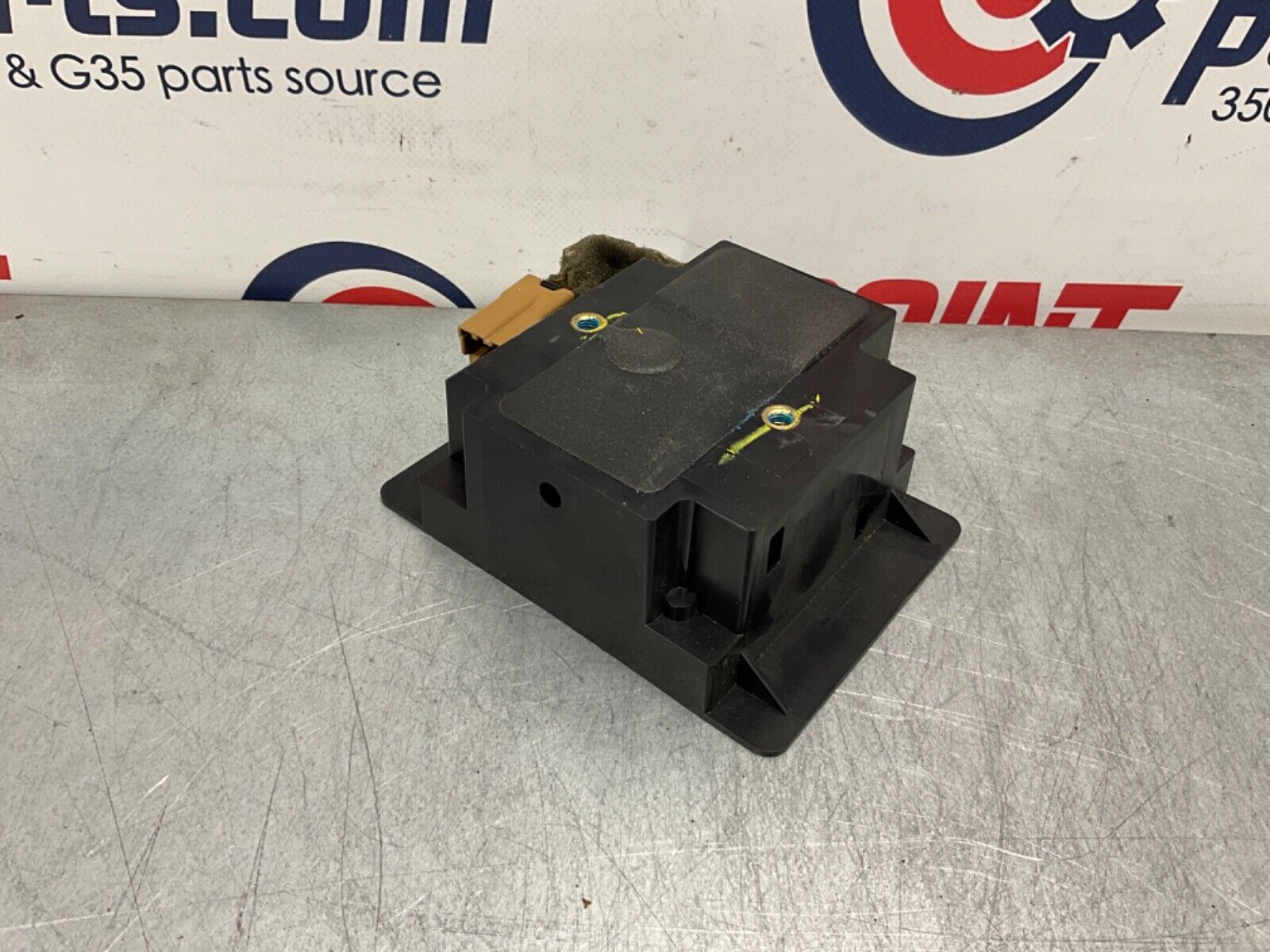 2004 Nissan Z33 350Z Bose Subwoofer Speaker Amplifier 28060 OEM 22BLCFC - On Point Parts Inc