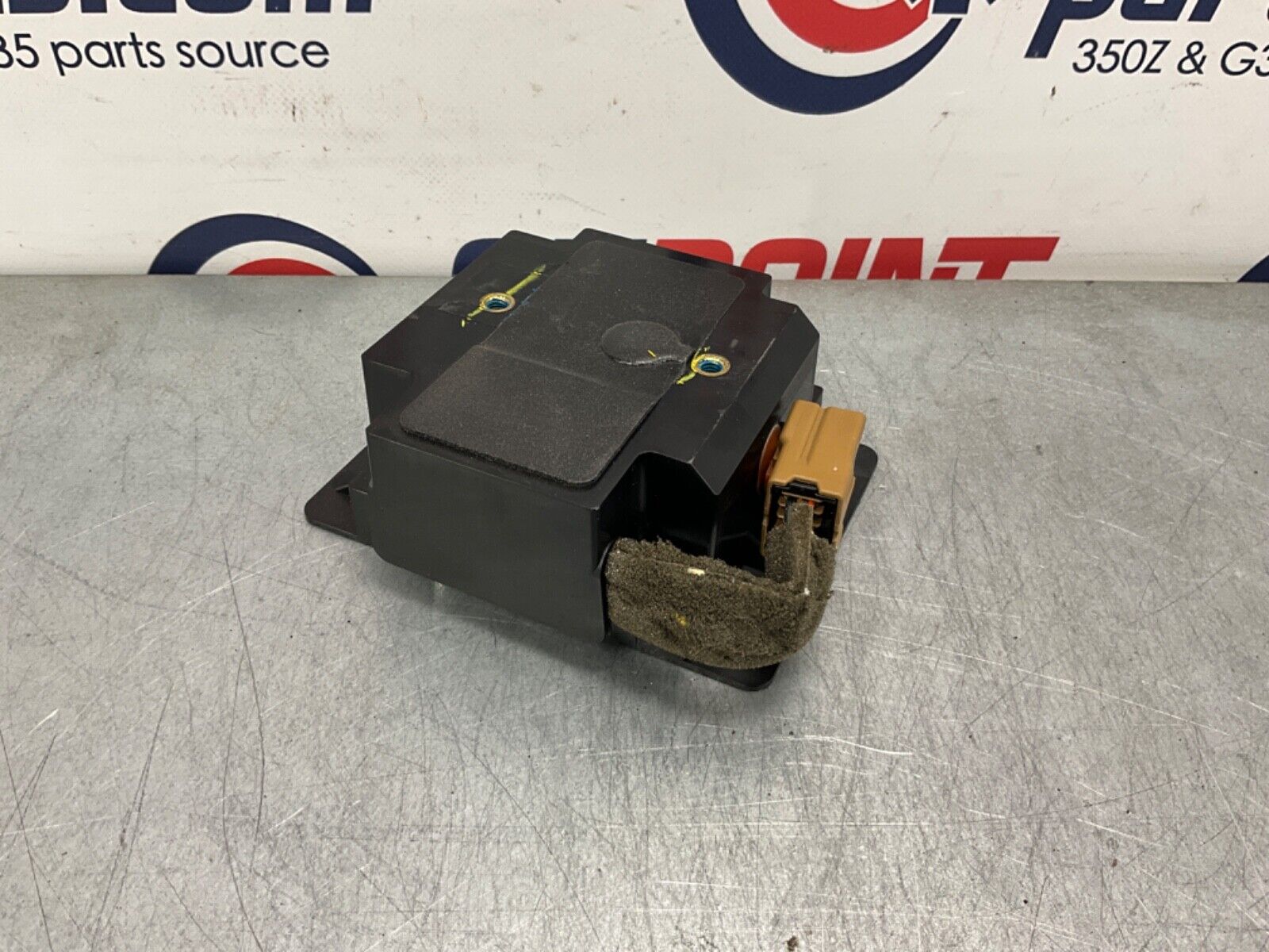 2004 Nissan Z33 350Z Bose Subwoofer Speaker Amplifier 28060 OEM 22BLCFC - On Point Parts Inc