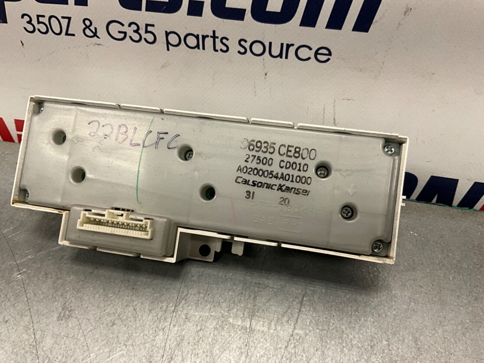 2004 Nissan Z33 350ZAC Climate Control Switches 27500 OEM 22BLCFC - On Point Parts Inc