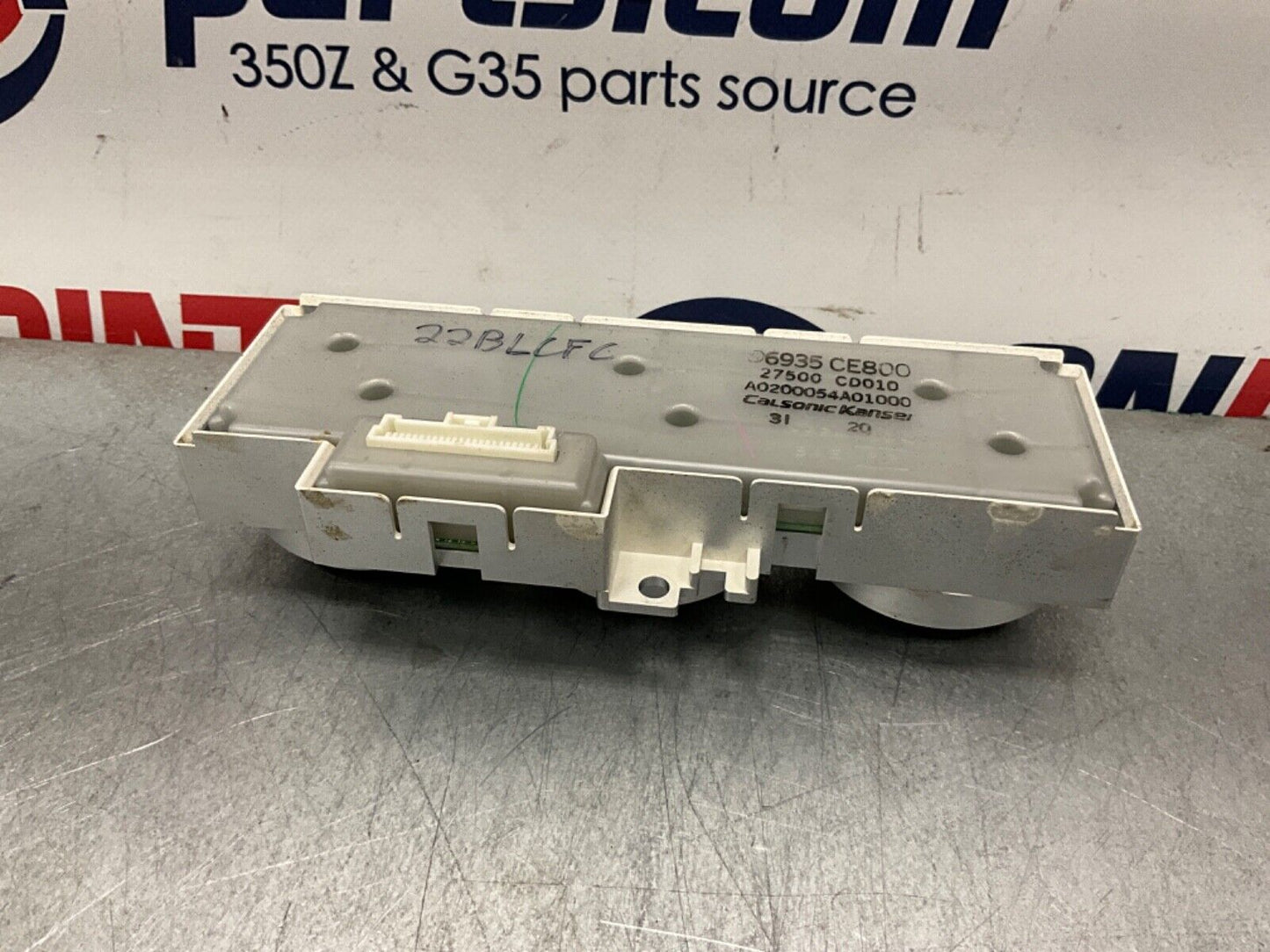 2004 Nissan Z33 350ZAC Climate Control Switches 27500 OEM 22BLCFC - On Point Parts Inc