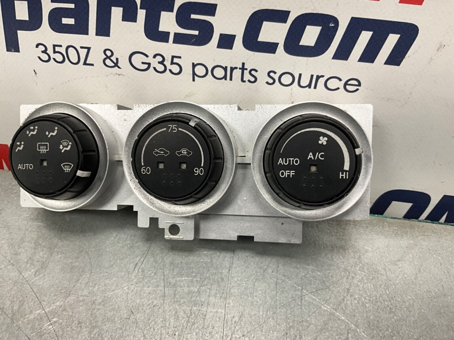 2004 Nissan Z33 350ZAC Climate Control Switches 27500 OEM 22BLCFC - On Point Parts Inc