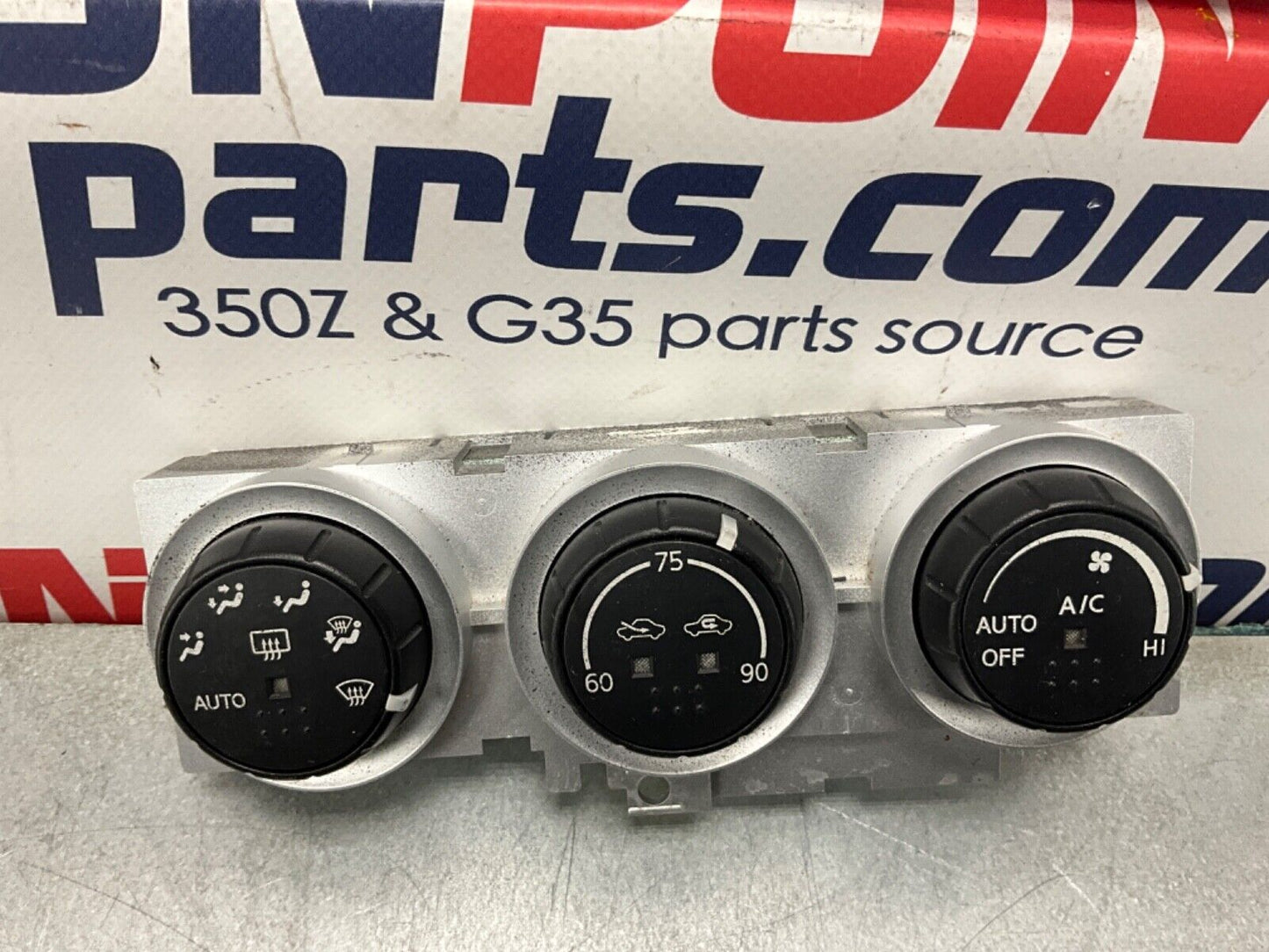 2004 Nissan Z33 350ZAC Climate Control Switches 27500 OEM 22BLCFC - On Point Parts Inc